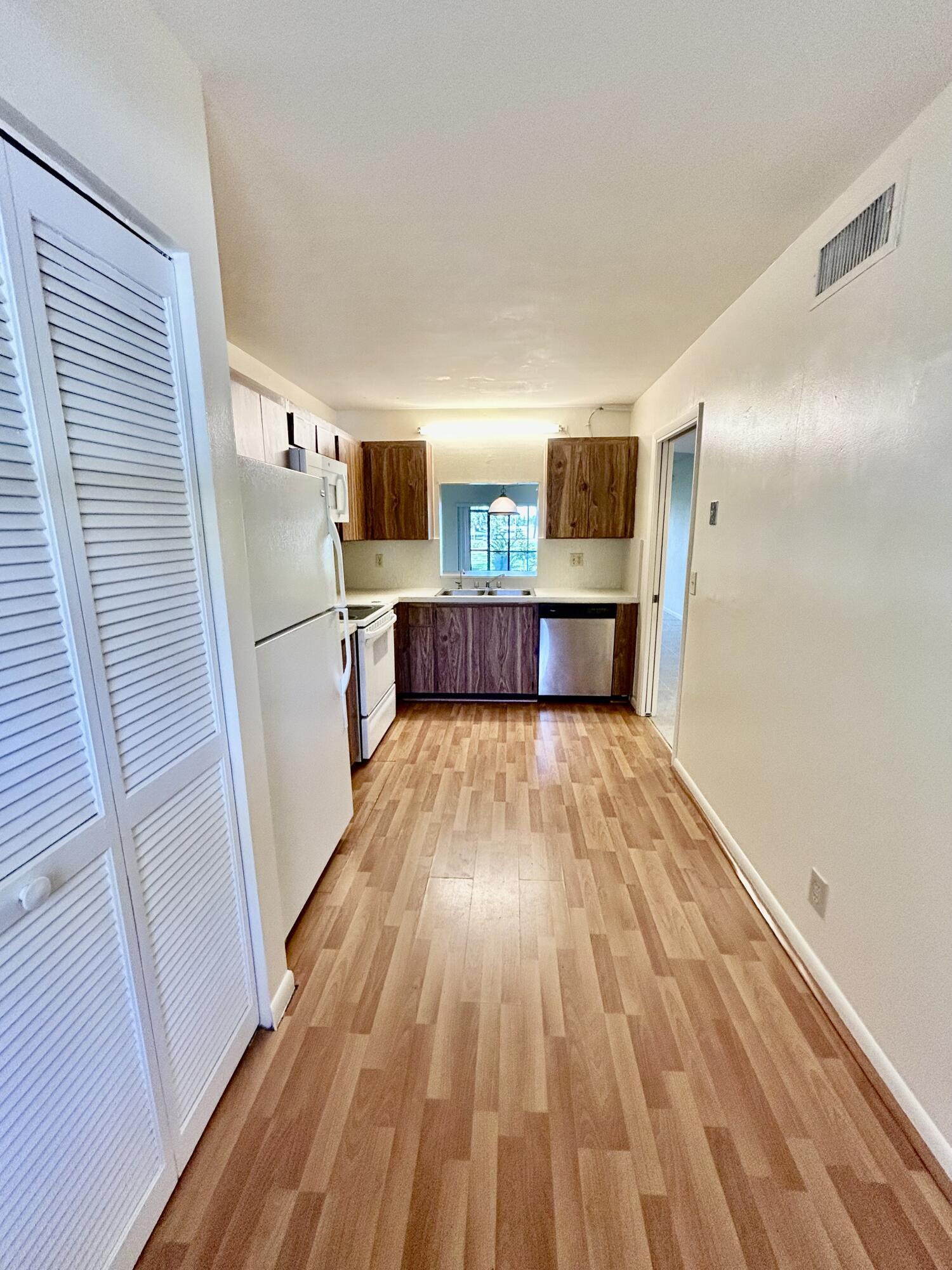 Listing  2900 SW 22nd Circle 221d, Delray Beach, FL 33445, Delray Beach, FL 33445