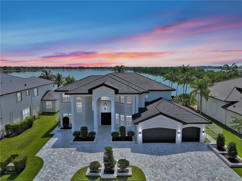 View details of listing 4707 SW 195th Terrace, Miramar, FL 33029 Miramar with MLS#