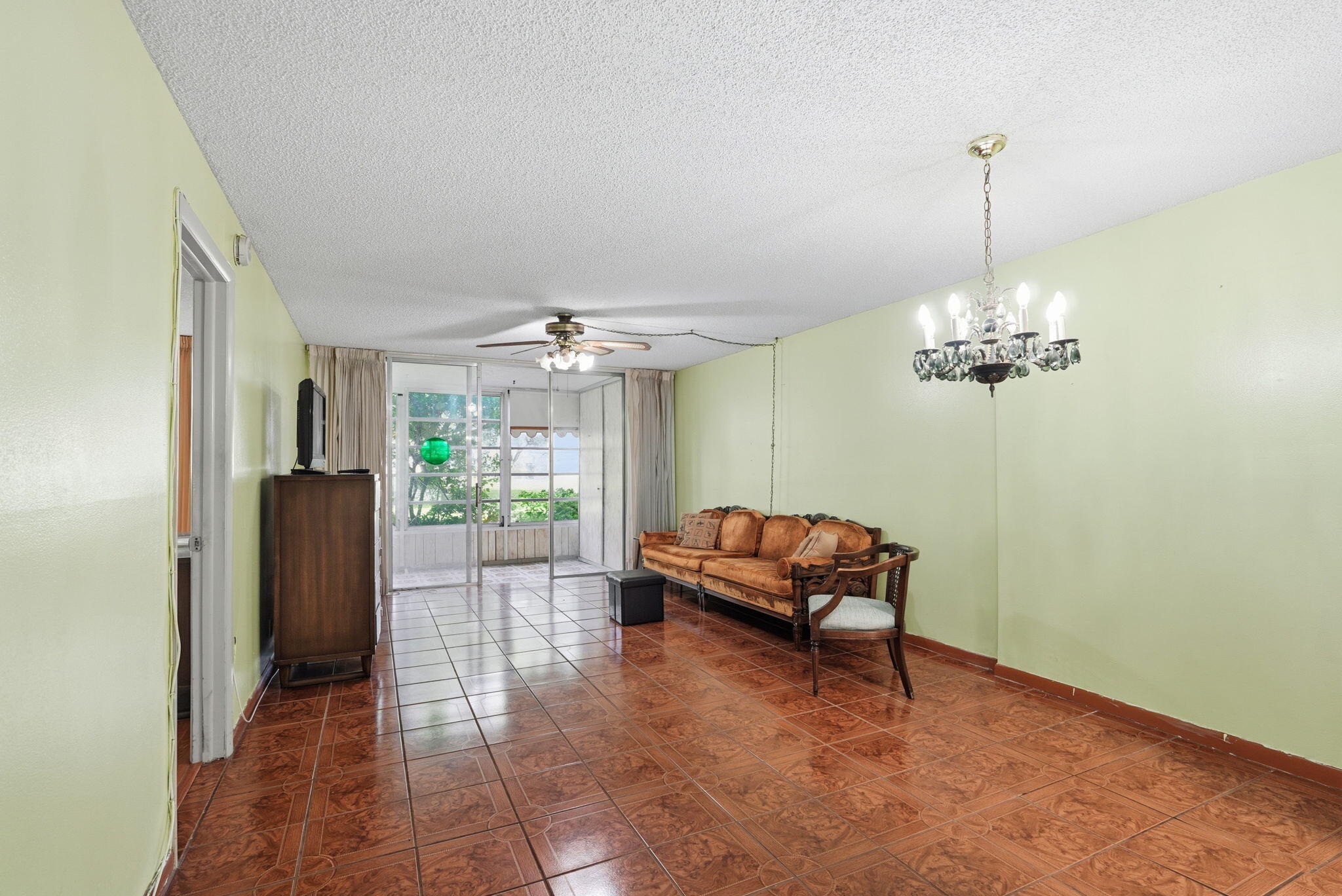 View details of listing 3000 NW 48th Terrace 130, Lauderdale Lakes, FL 33313 Lauderdale Lakes with MLS#