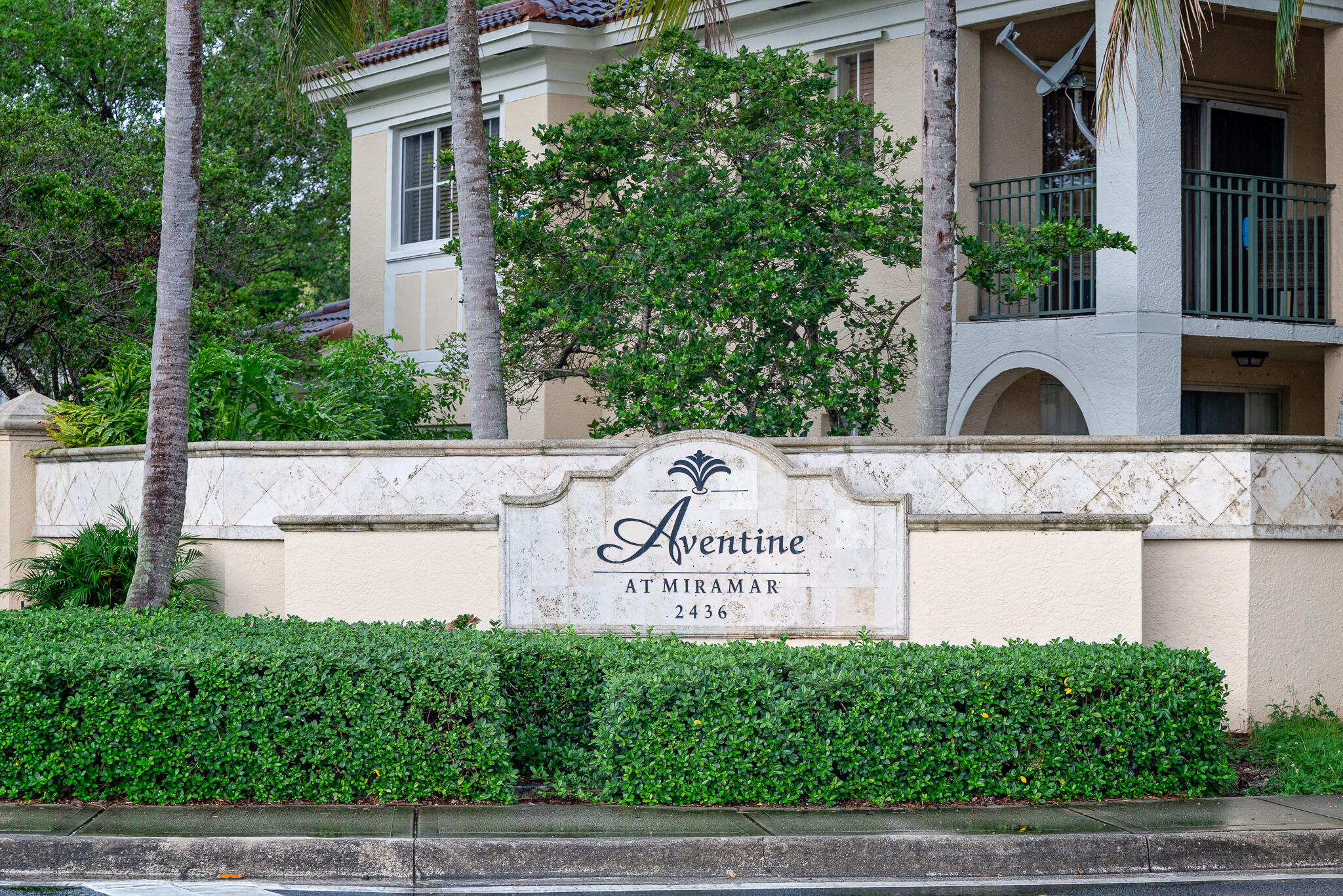 View details of listing 2451 E Centergate Drive 208, Miramar, FL 33025 Miramar with MLS# 