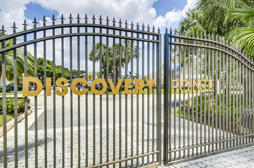 View details of listing 2147 Discovery Circle W, Deerfield Beach, FL 33442 Deerfield Beach with MLS# 