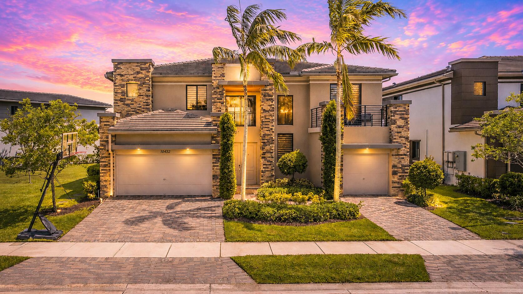 View details of listing 10432 N Lago Vista Circle, Parkland, FL 33076 Parkland with MLS# 