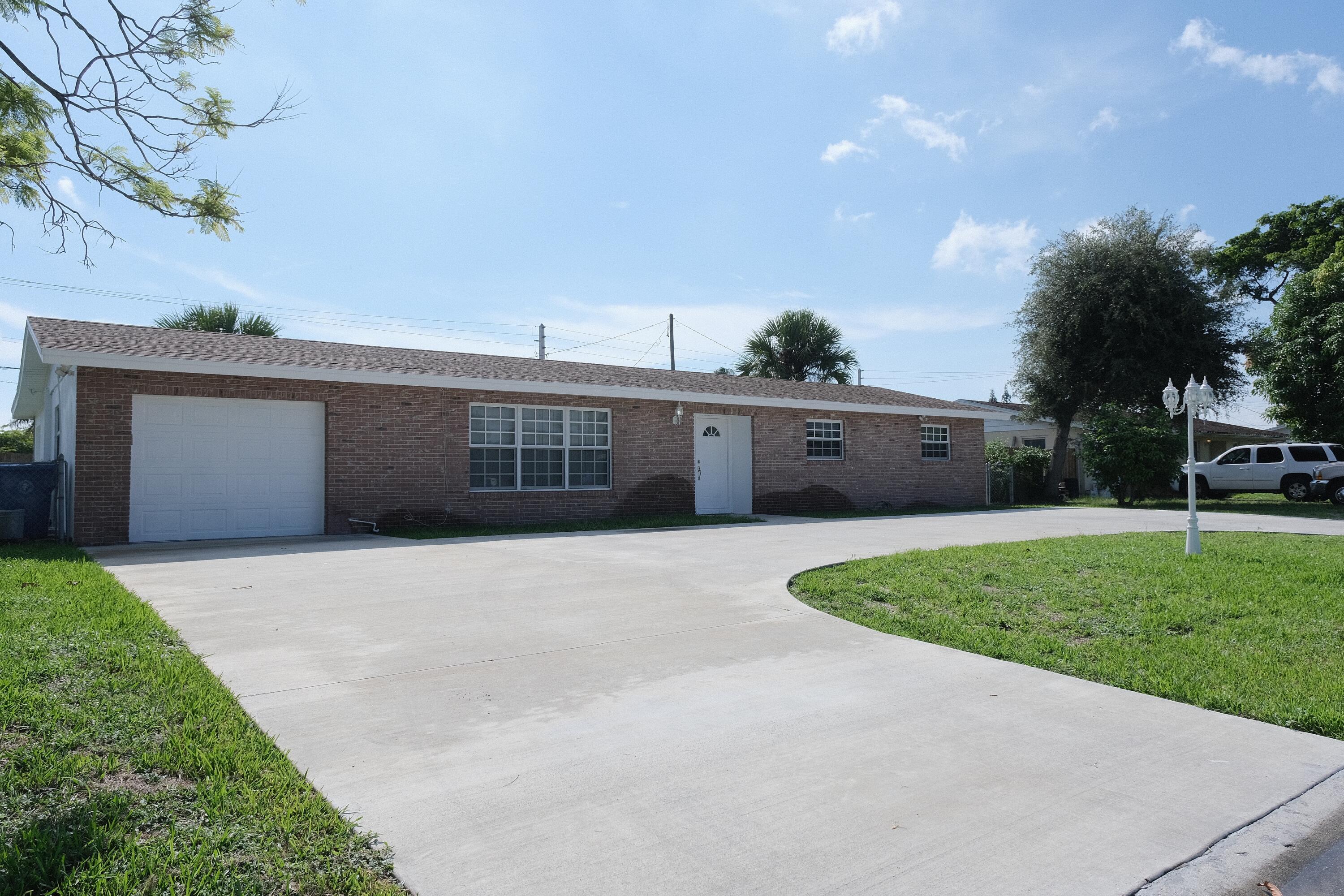 Listing  980 Woodland Avenue, West Palm Beach, FL 33415, West Palm Beach, FL 33415