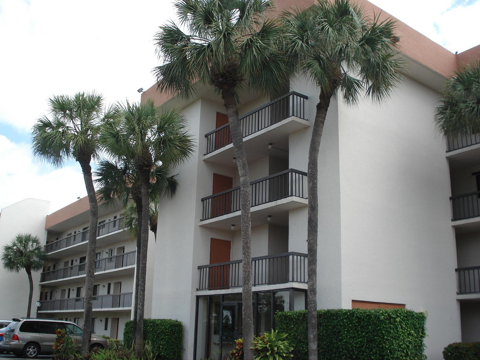 Listing  5917 VIA VERMILYA 408, Lake Worth, FL 33462, Lake Worth, FL 33462