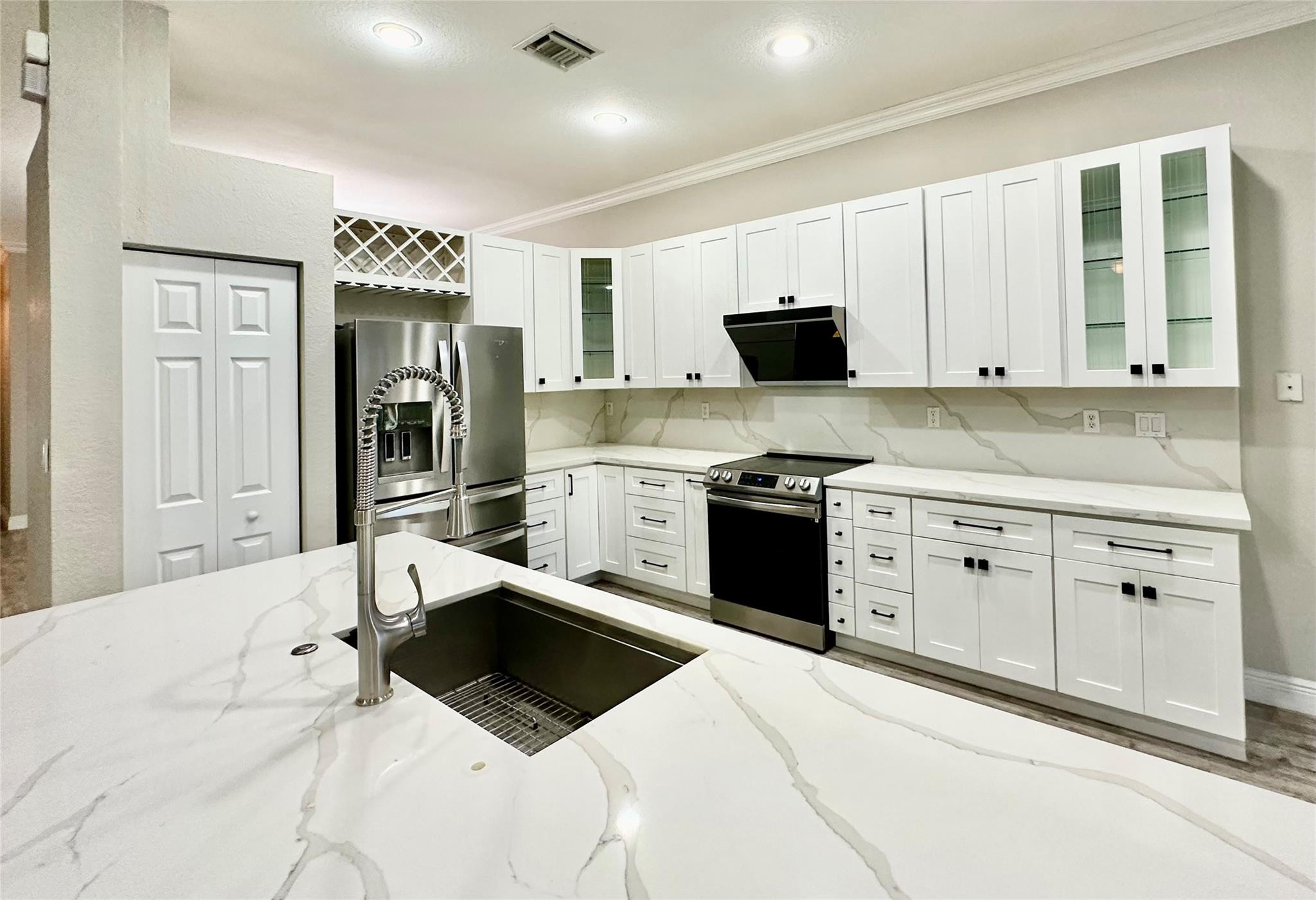 Listing  4109 W WHITEWATER Avenue, Weston, FL 33332, Weston, FL 33332