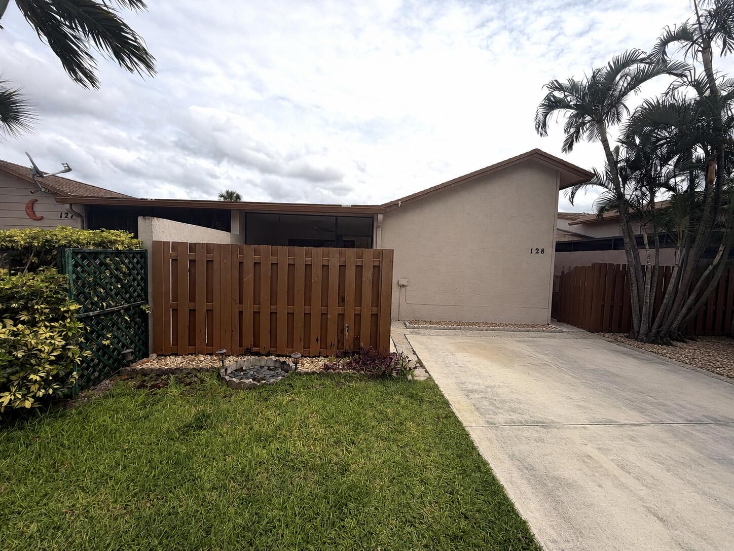 Listing  2400 SW 19th Avenue 128, Boynton Beach, FL 33426, Boynton Beach, FL 33426