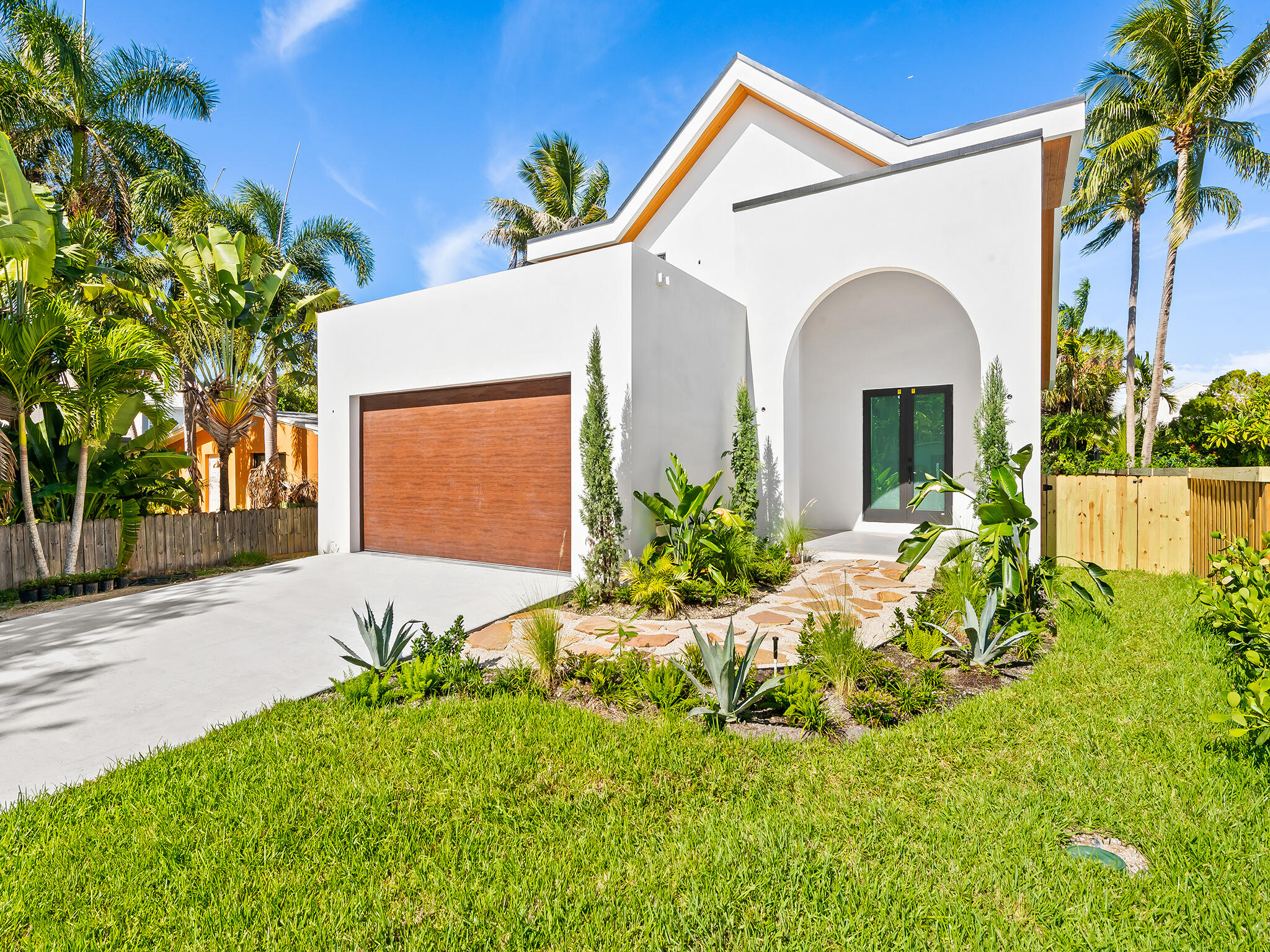 Listing  1628 NE 17th Avenue, Fort Lauderdale, FL 33305, Fort Lauderdale, FL 33305
