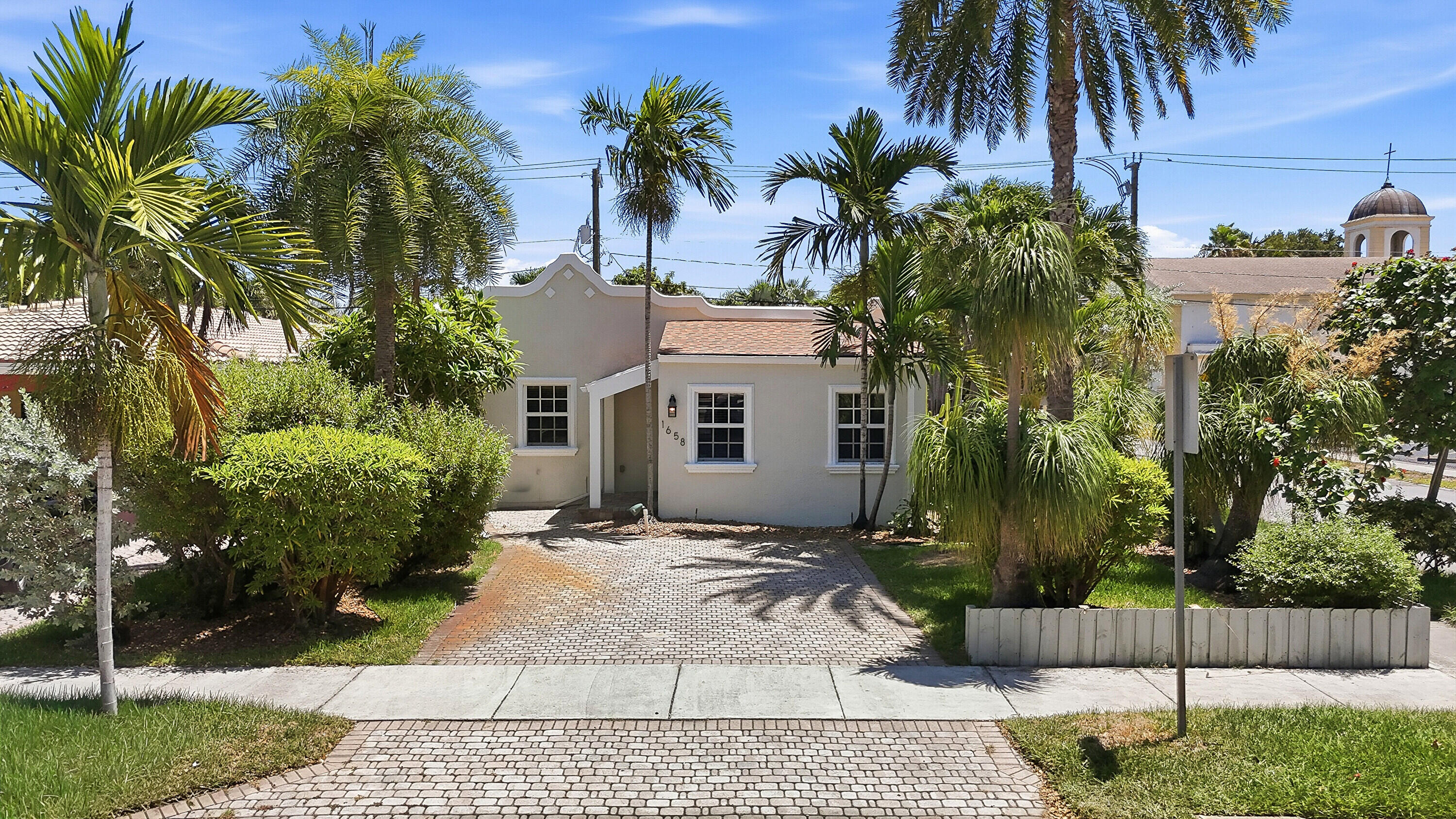Listing  1658 JACKSON Street, Hollywood, FL 33020, Hollywood, FL 33020