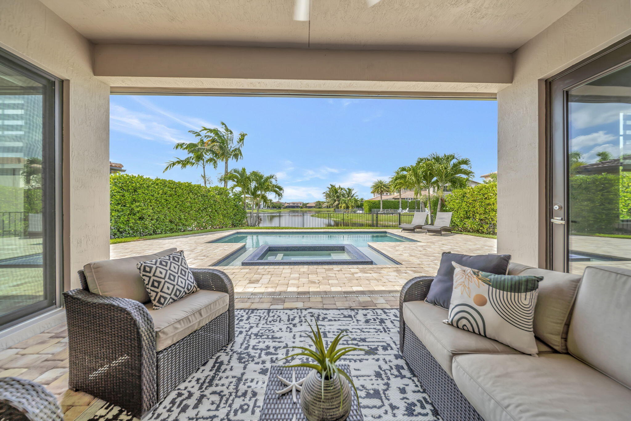 View details of listing 11146 Meridian Drive N, Parkland, FL 33076 Parkland with MLS# 
