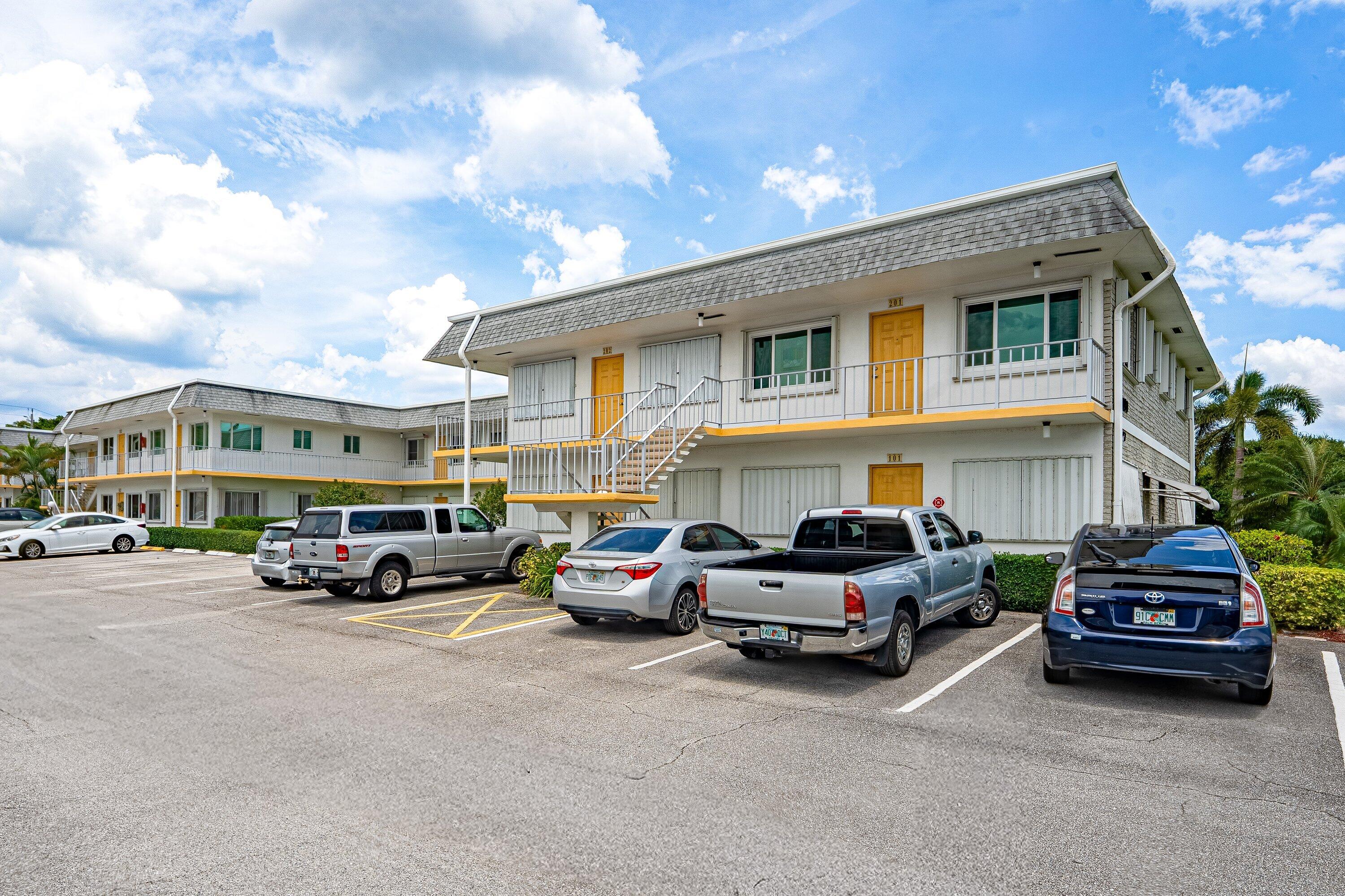 Listing  3120 LAKE OSBORNE Drive Bldg 7 Apt106, Lake Worth Beach, FL 33461, Lake Worth Beach, FL 33461