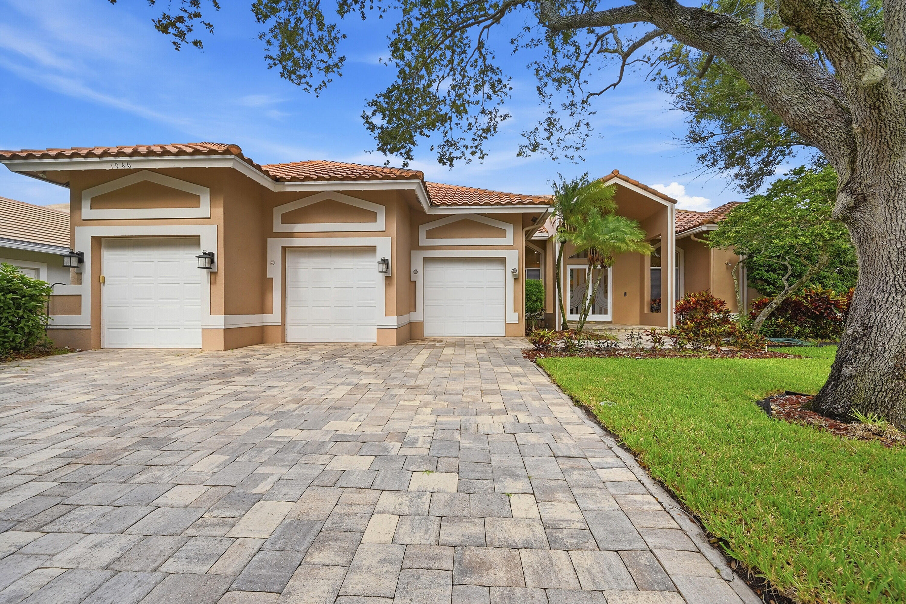 View details of listing 1960 HARTFORD Way, Coral Springs, FL 33071 Coral Springs with MLS# 