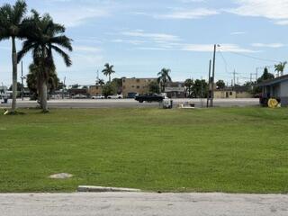 View details of listing 632 SW AVENUE C, Belle Glade, FL 33430 Belle Glade with MLS#
