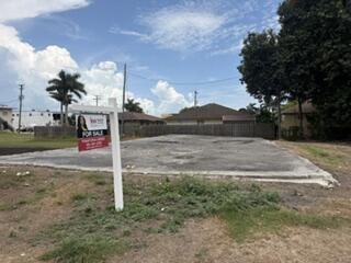 View details of listing 4 SW SW Street, Belle Glade, FL 33430 Belle Glade with MLS#