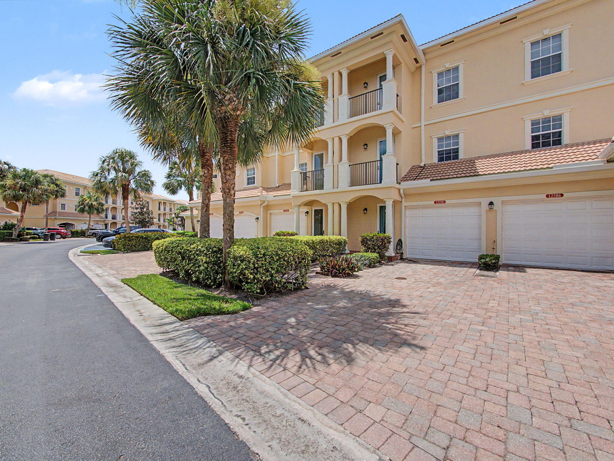 Listing  12590 SE Old Cypress Drive, Hobe Sound, FL 33455, Hobe Sound, FL 33455