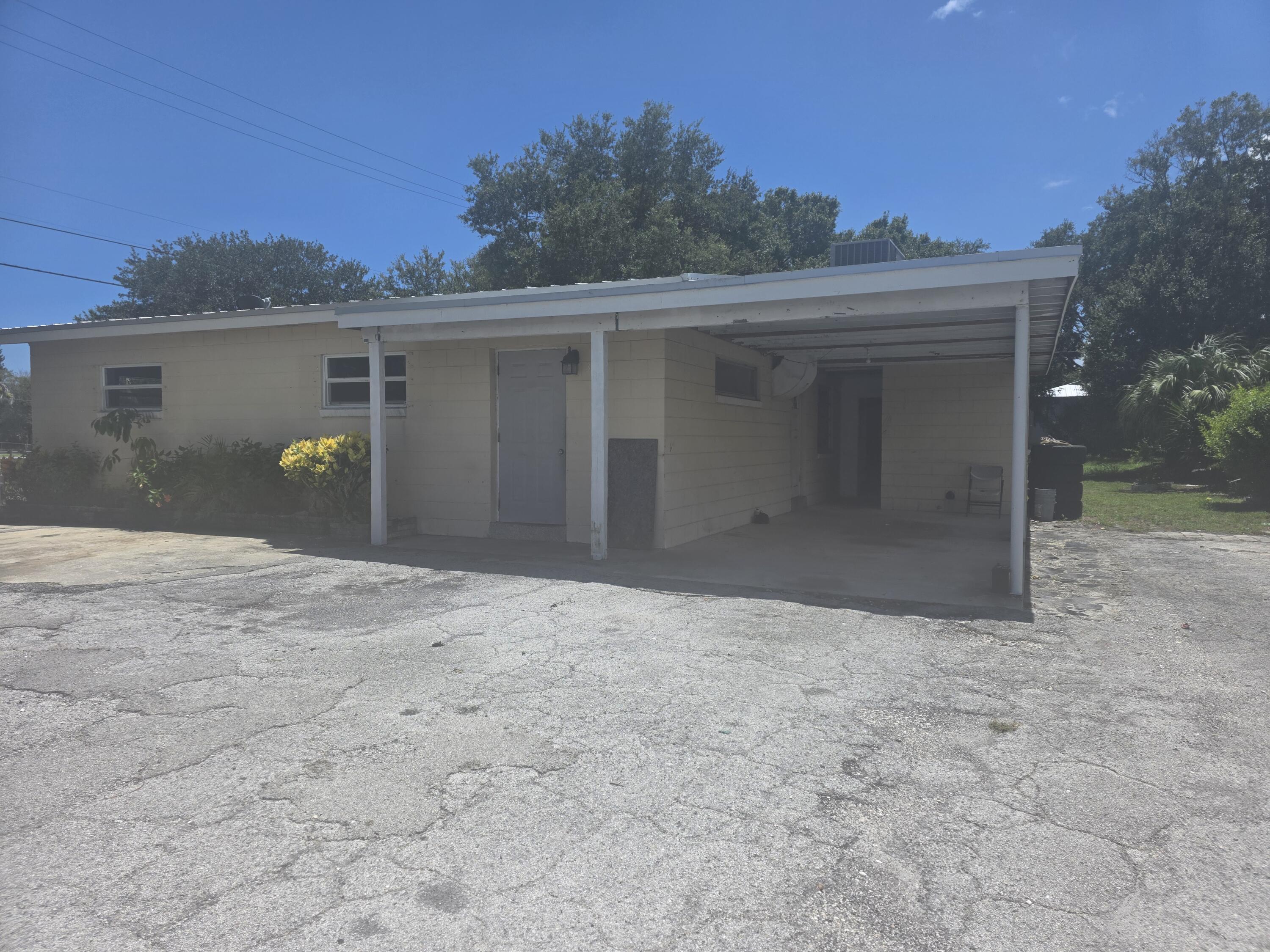 Listing  301 GARDENIA Avenue, Fort Pierce, FL 34982, Fort Pierce, FL 34982