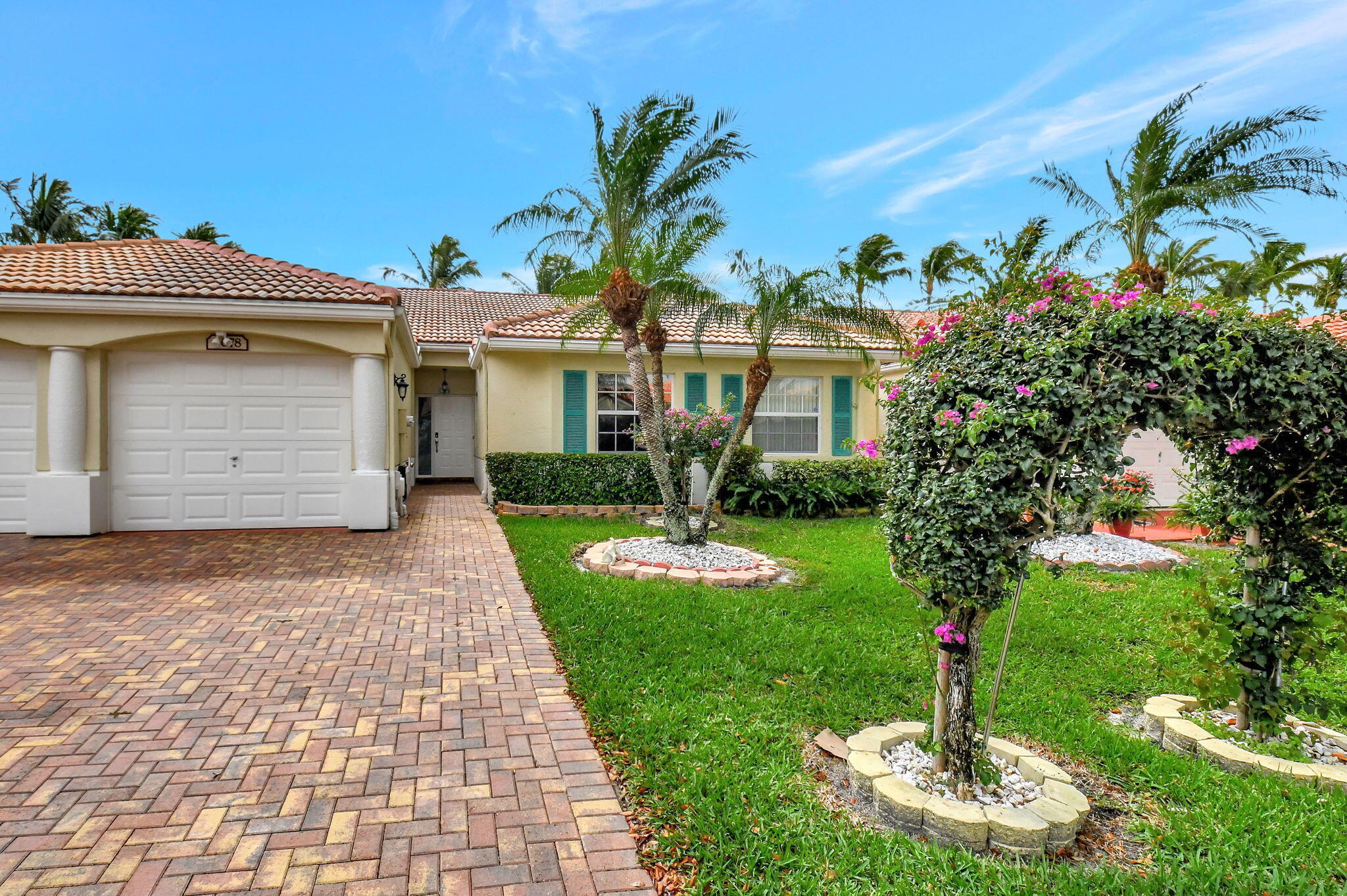 View details of listing 6078 Lake Hibiscus Drive, Delray Beach, FL 33484 Delray Beach with MLS# 