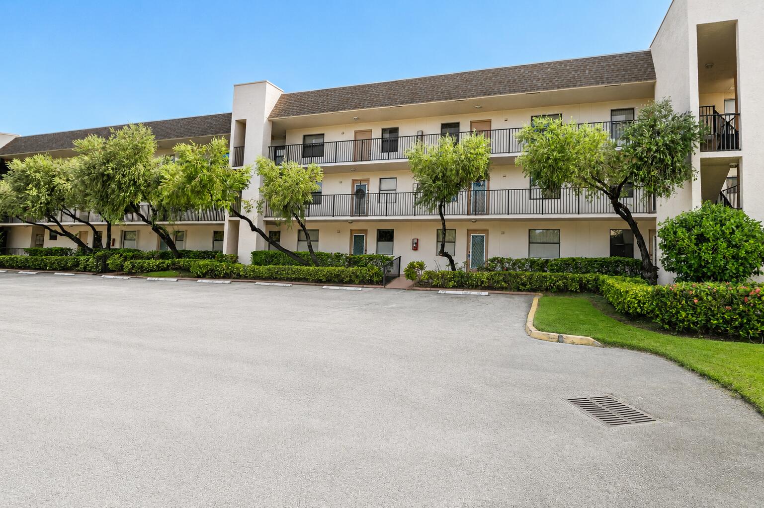 Listing  2941 N NOB HILL Road 112, Sunrise, FL 33322, Sunrise, FL 33322