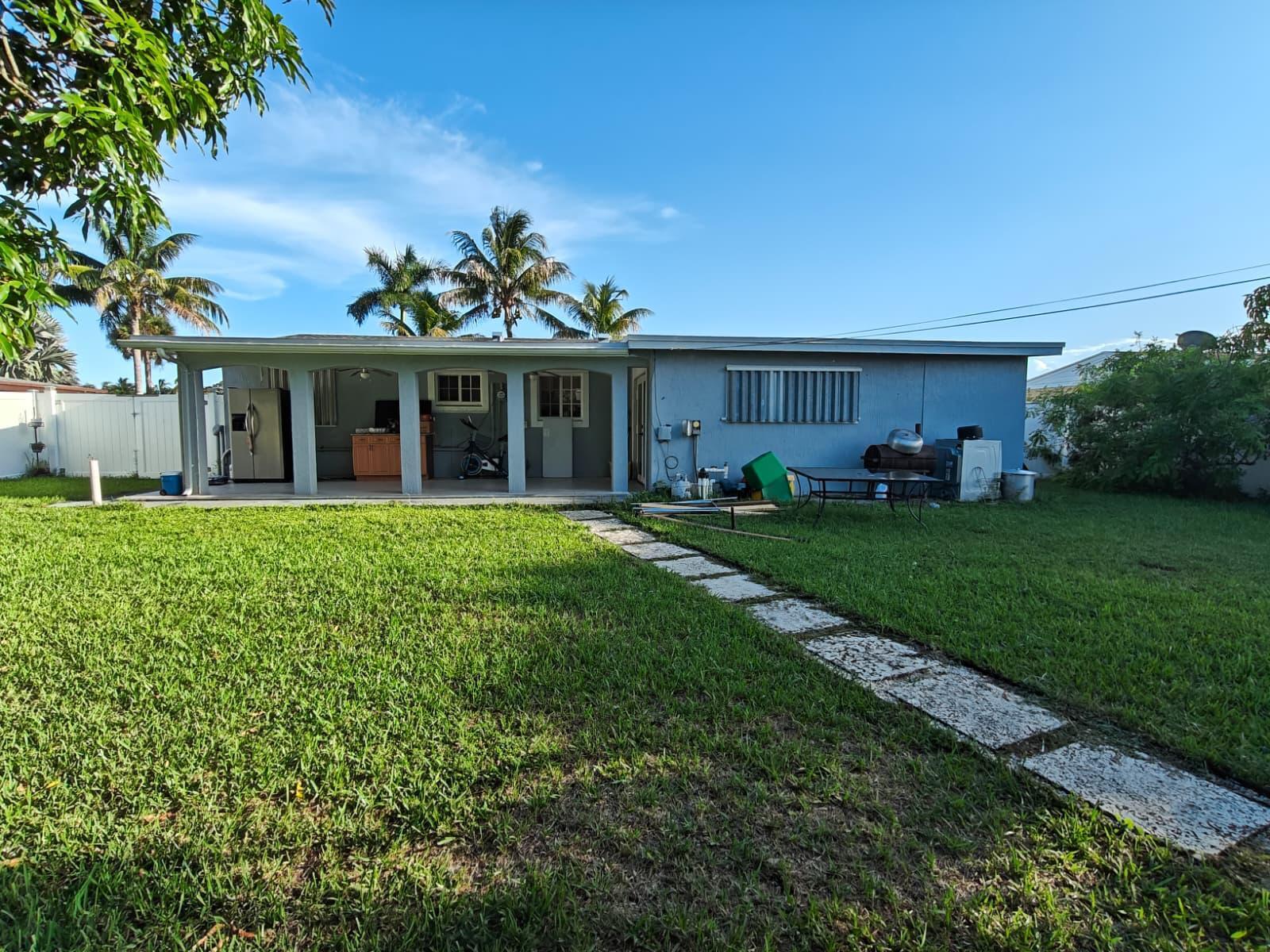 View details of listing 324 Mid Pines Road, Palm Springs, FL 33461 Palm Springs with MLS#