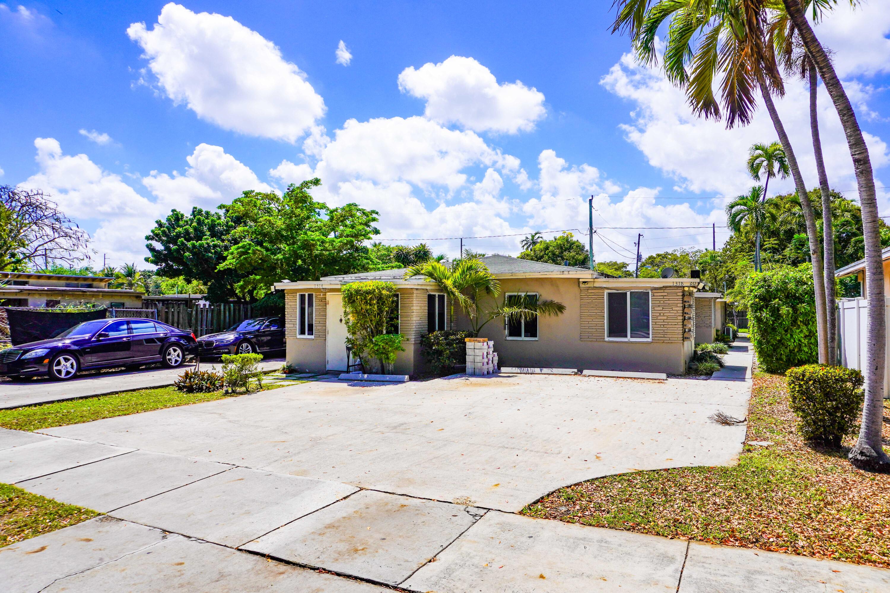 Listing  1314 S 20TH Avenue, Hollywood, FL 33020, Hollywood, FL 33020
