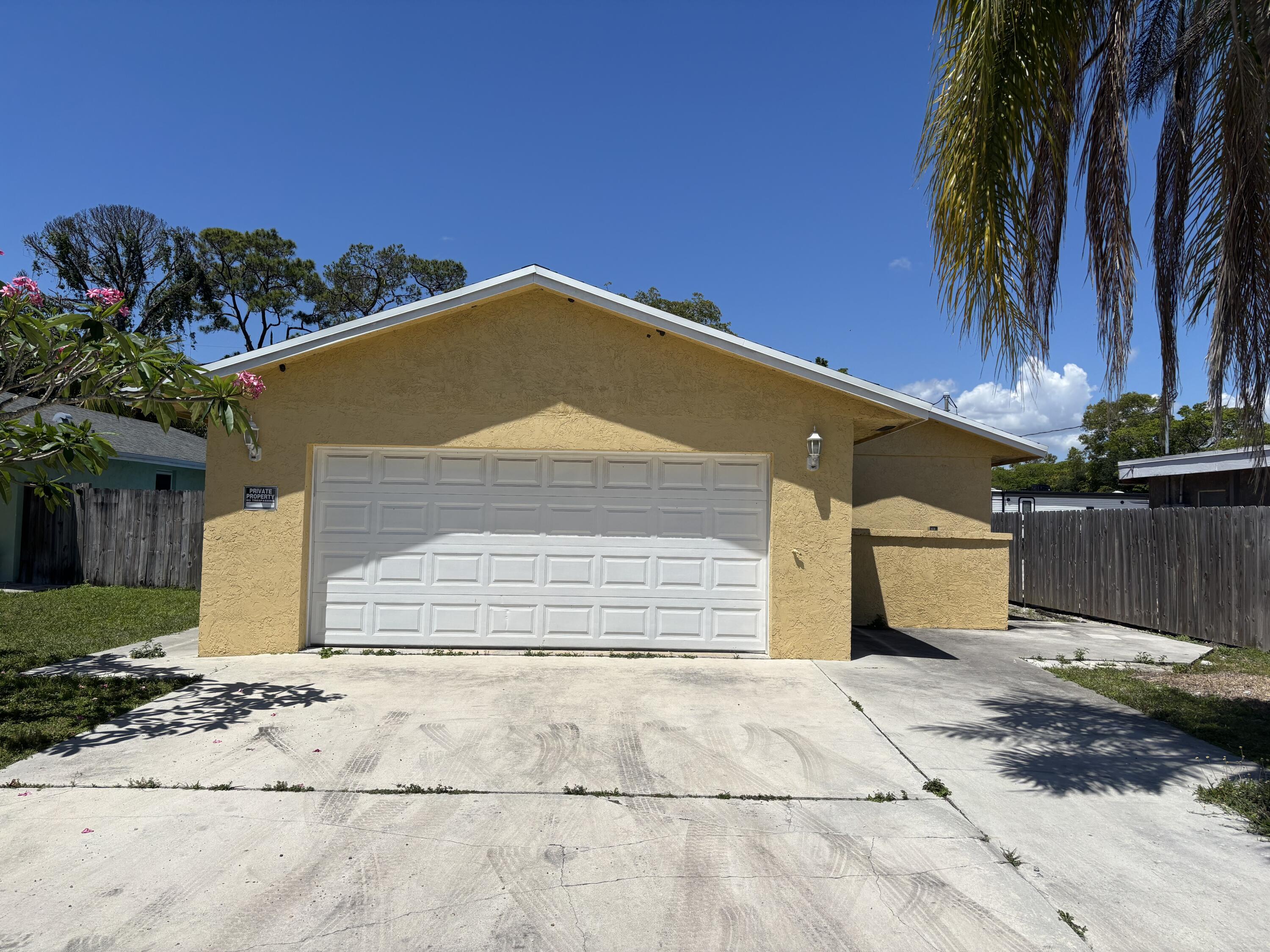 View details of listing 4143 Randolph Court, Lake Worth, FL 33461 Lake Worth with MLS#