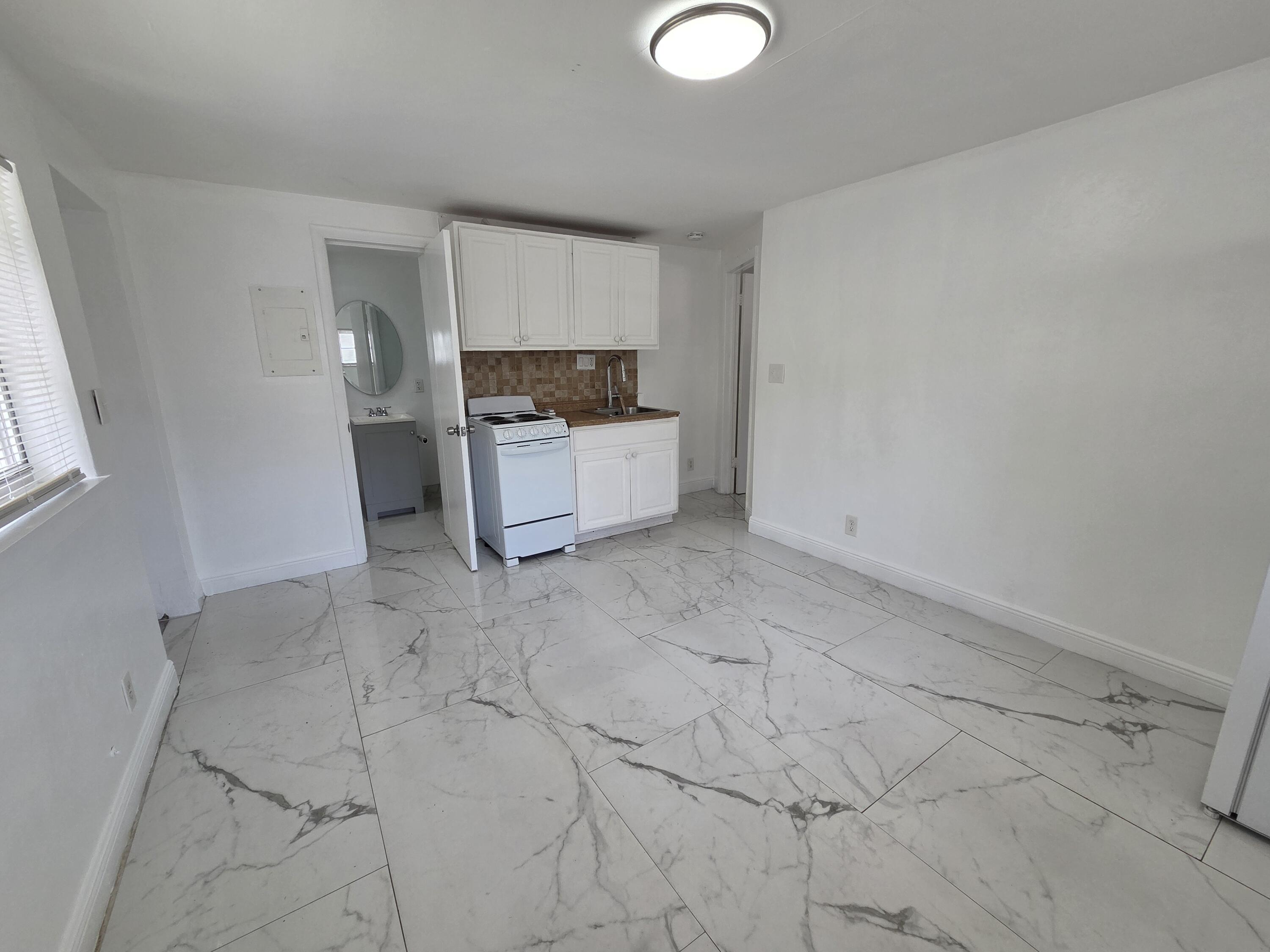 View details of listing 844 NE 17TH Way 2, Fort Lauderdale, FL 33304 Fort Lauderdale with MLS# 