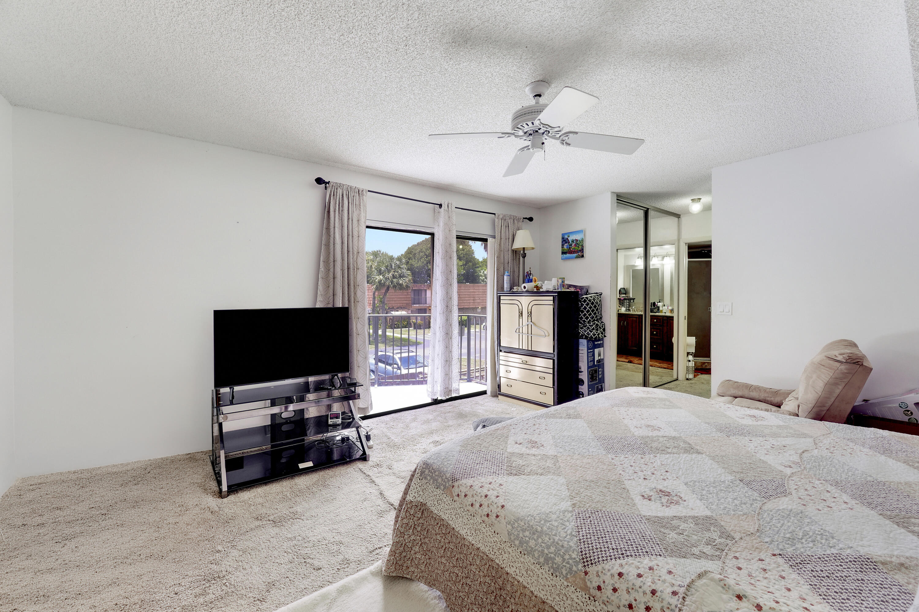 View details of listing 8389 N Coral Circle, North Lauderdale, FL 33068 North Lauderdale with MLS# 