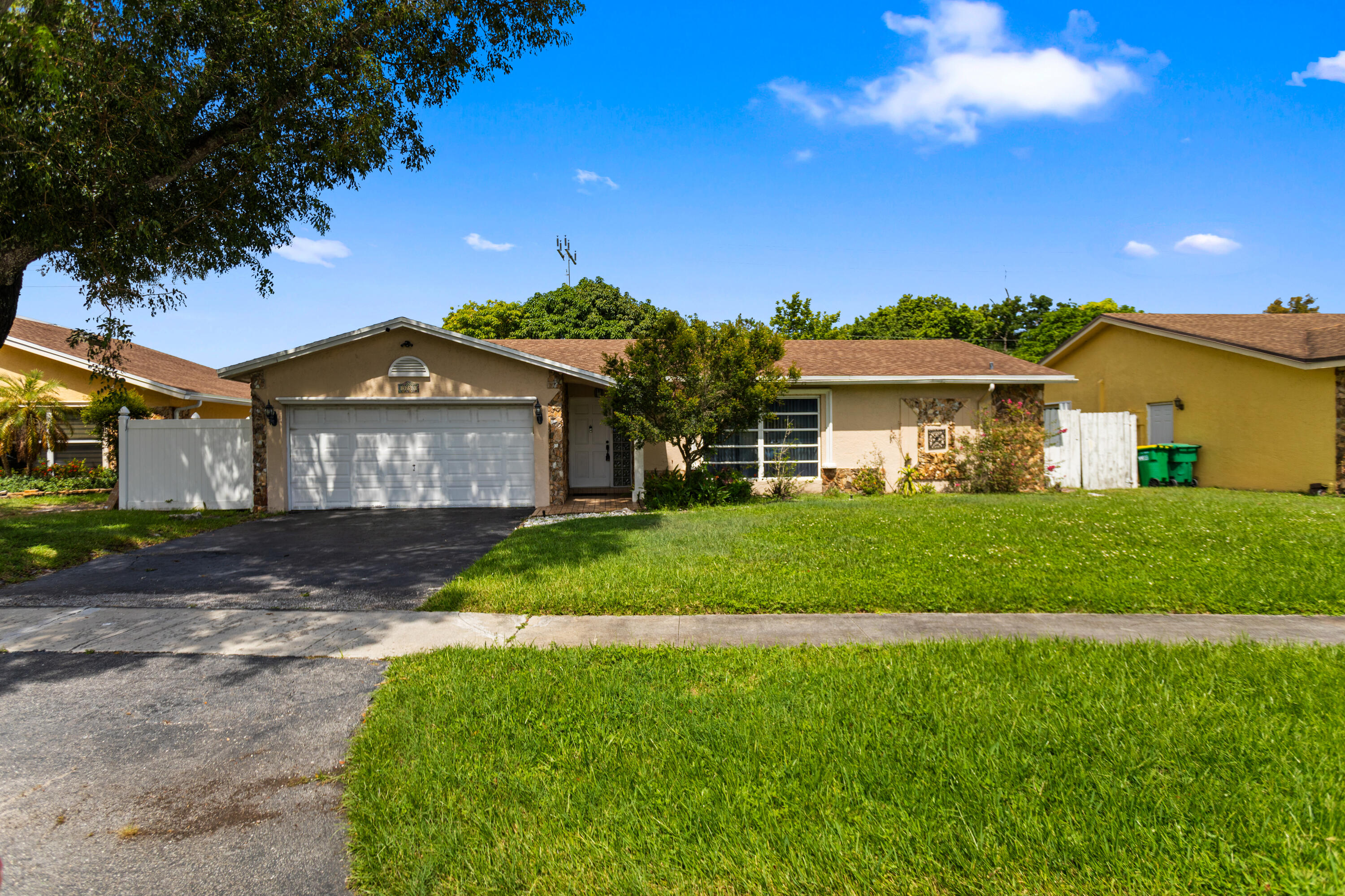 Listing  3750 NW 73rd Avenue, Lauderhill, FL 33319, Lauderhill, FL 33319