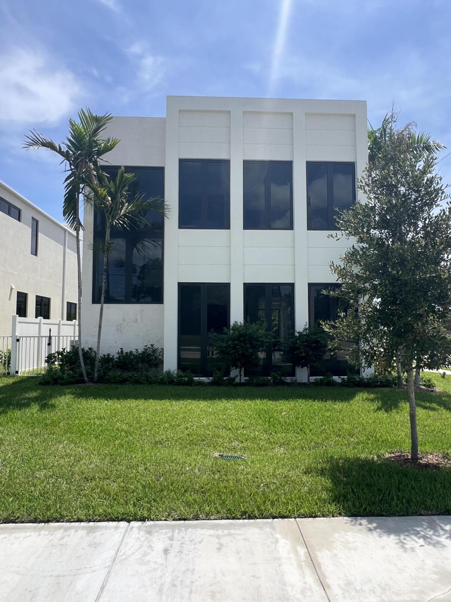 Listing  735 SE 4TH Avenue, Delray Beach, FL 33483, Delray Beach, FL 33483
