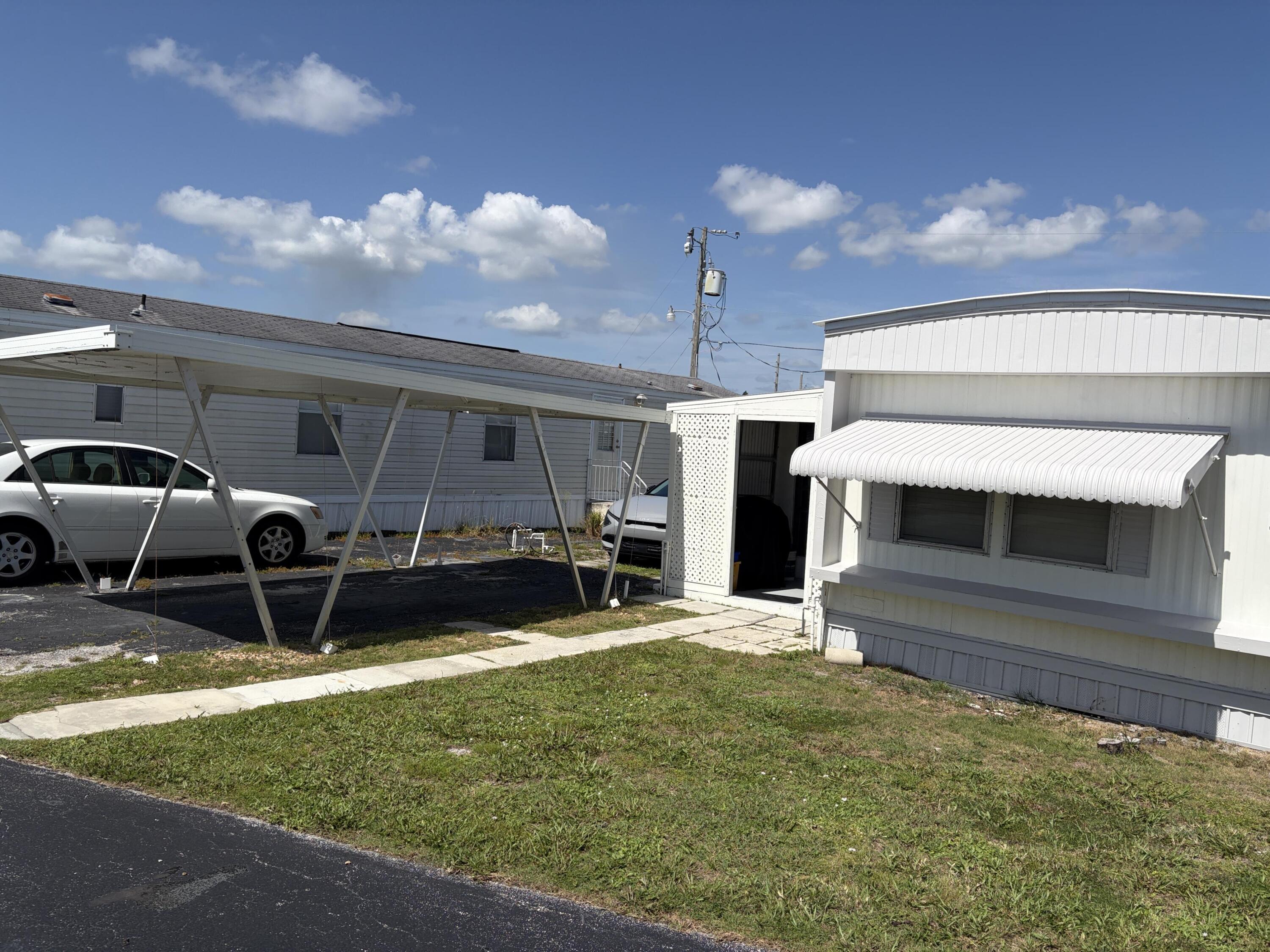 Listing  11055 SE Federal Highway 19, Hobe Sound, FL 33455, Hobe Sound, FL 33455