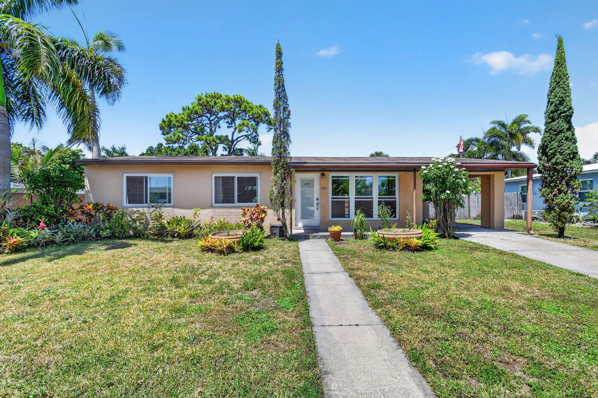 Listing  907 WRIGHT Drive, Lake Worth Beach, FL 33461, Lake Worth Beach, FL 33461