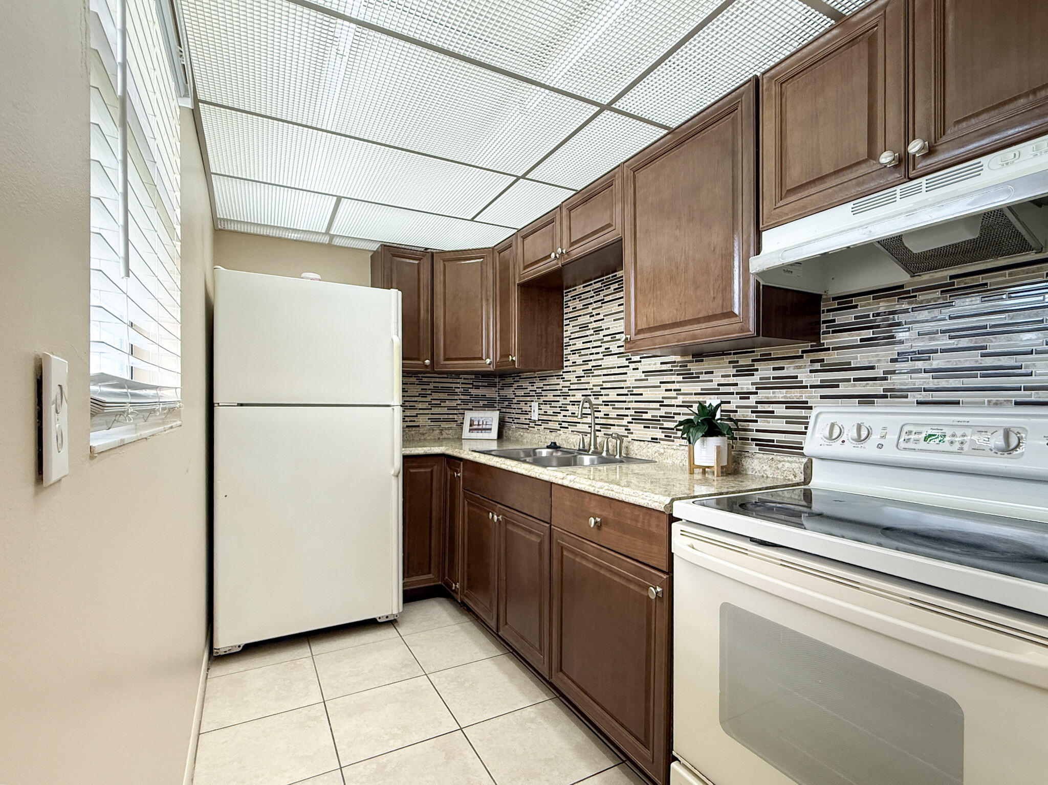View details of listing 200 BONNIE Boulevard 117, Palm Springs, FL 33461 Palm Springs with MLS#