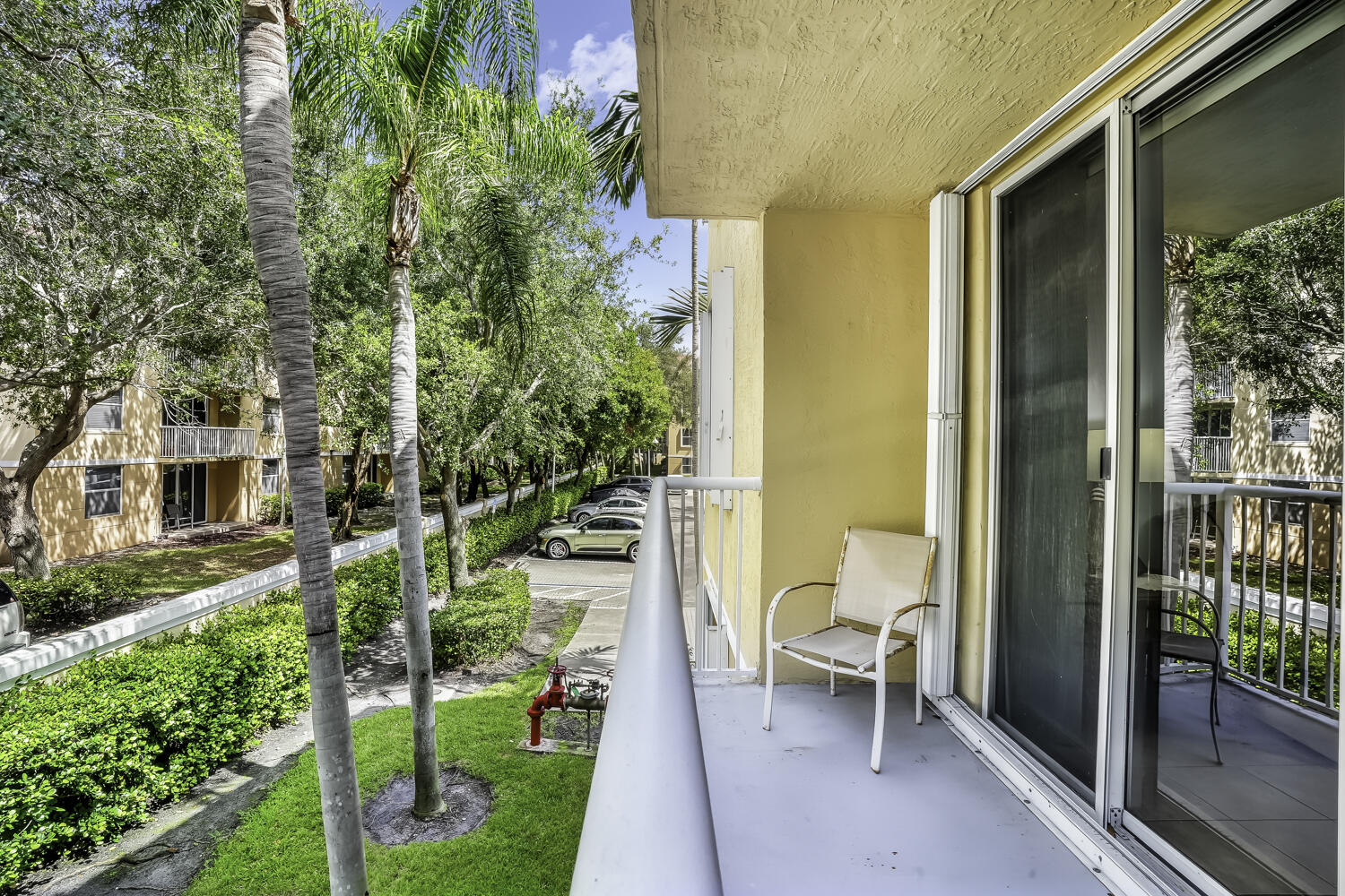 Listing  609 E SHERIDAN Street 208, Dania Beach, FL 33004, Dania Beach, FL 33004