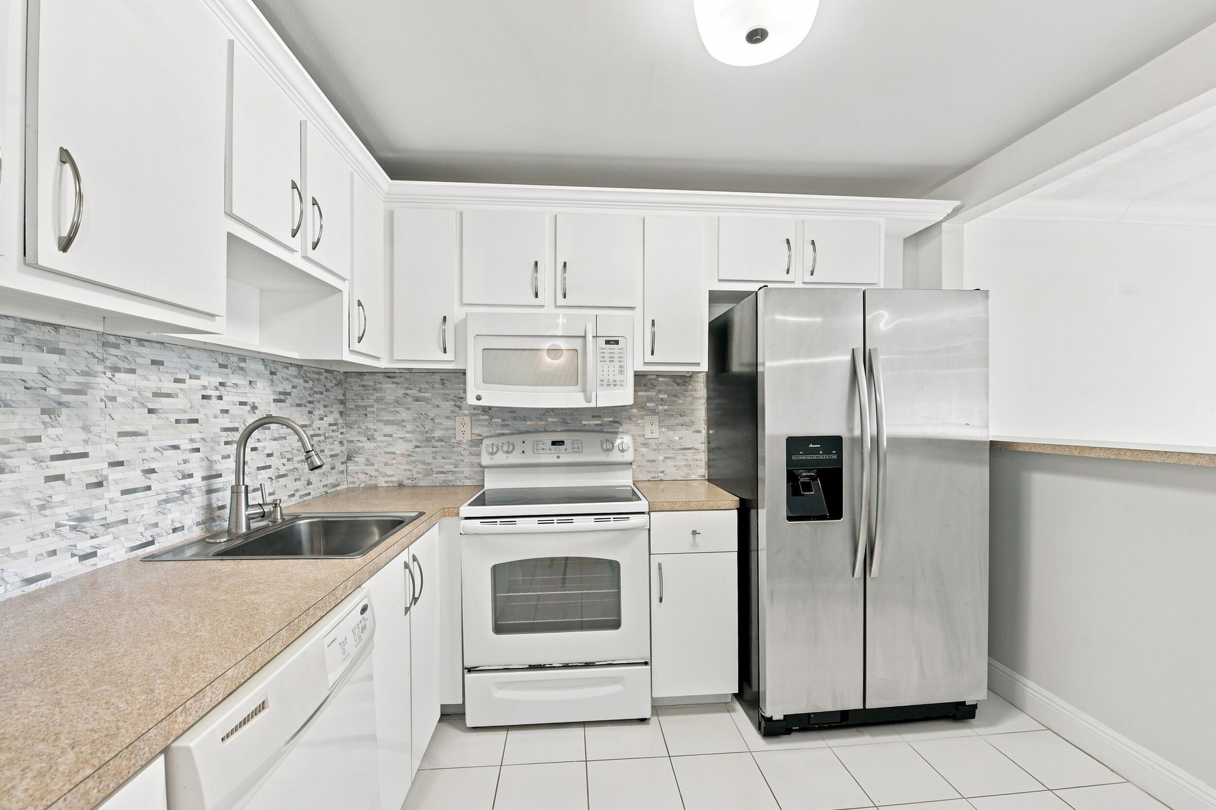 Listing  9300 SW 8th Street 219, Boca Raton, FL 33428, Boca Raton, FL 33428