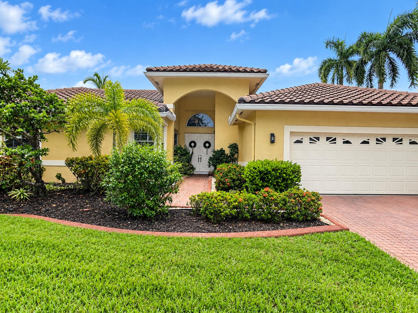 View details of listing 18301 NW 16th Street, Pembroke Pines, FL 33029 Pembroke Pines with MLS# 
