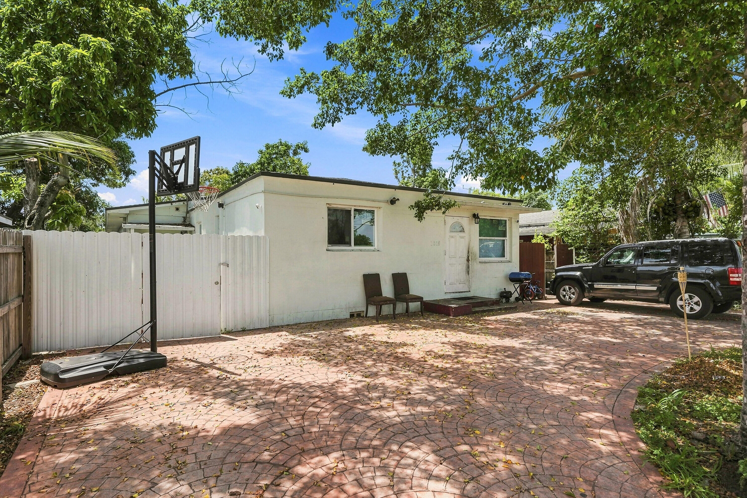 View details of listing 1010 Burlington Street, Opa-Locka, FL 33054 Opa-Locka with MLS#