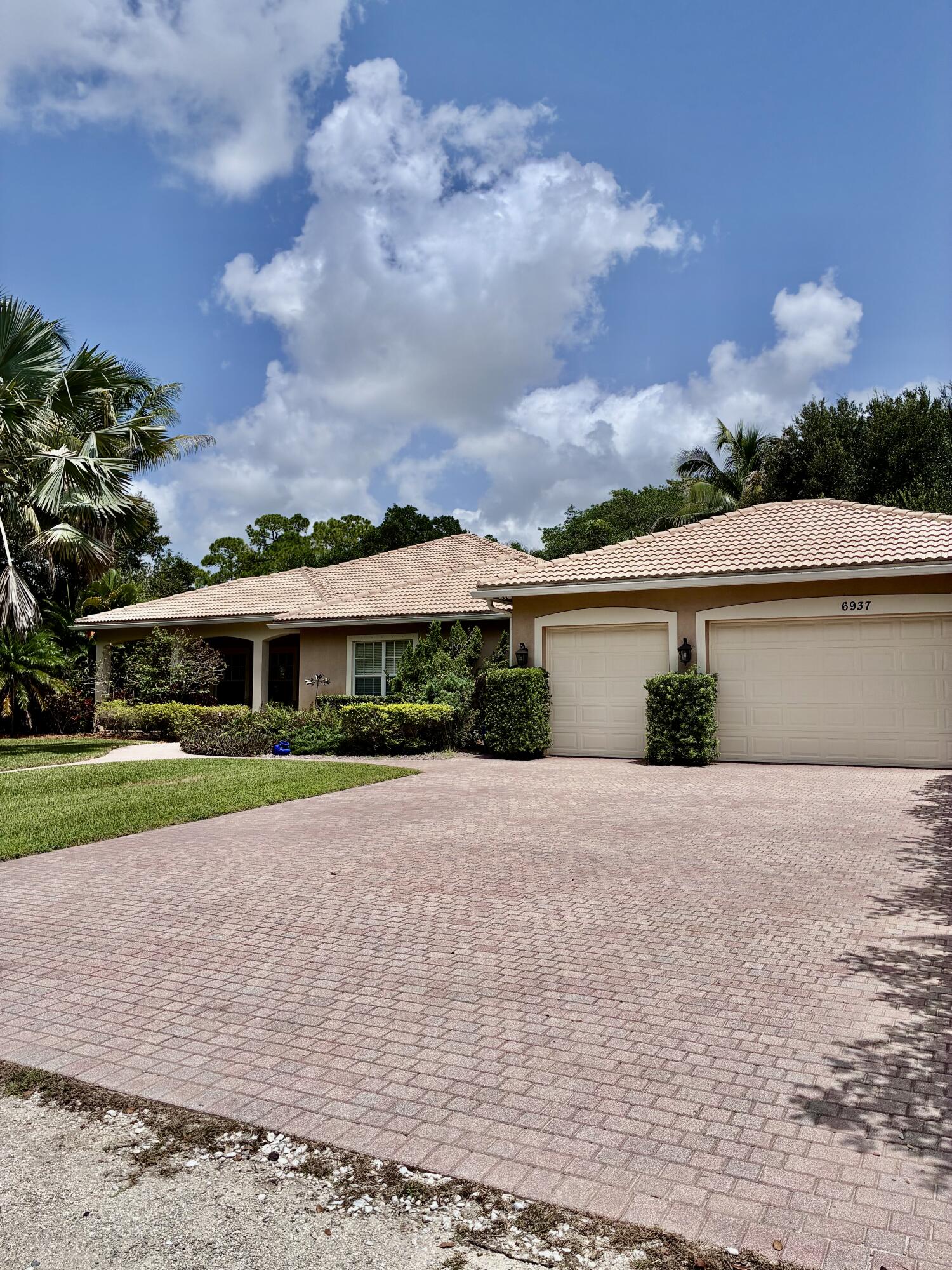 Listing  6937 MONMOUTH Road, West Palm Beach, FL 33413, West Palm Beach, FL 33413