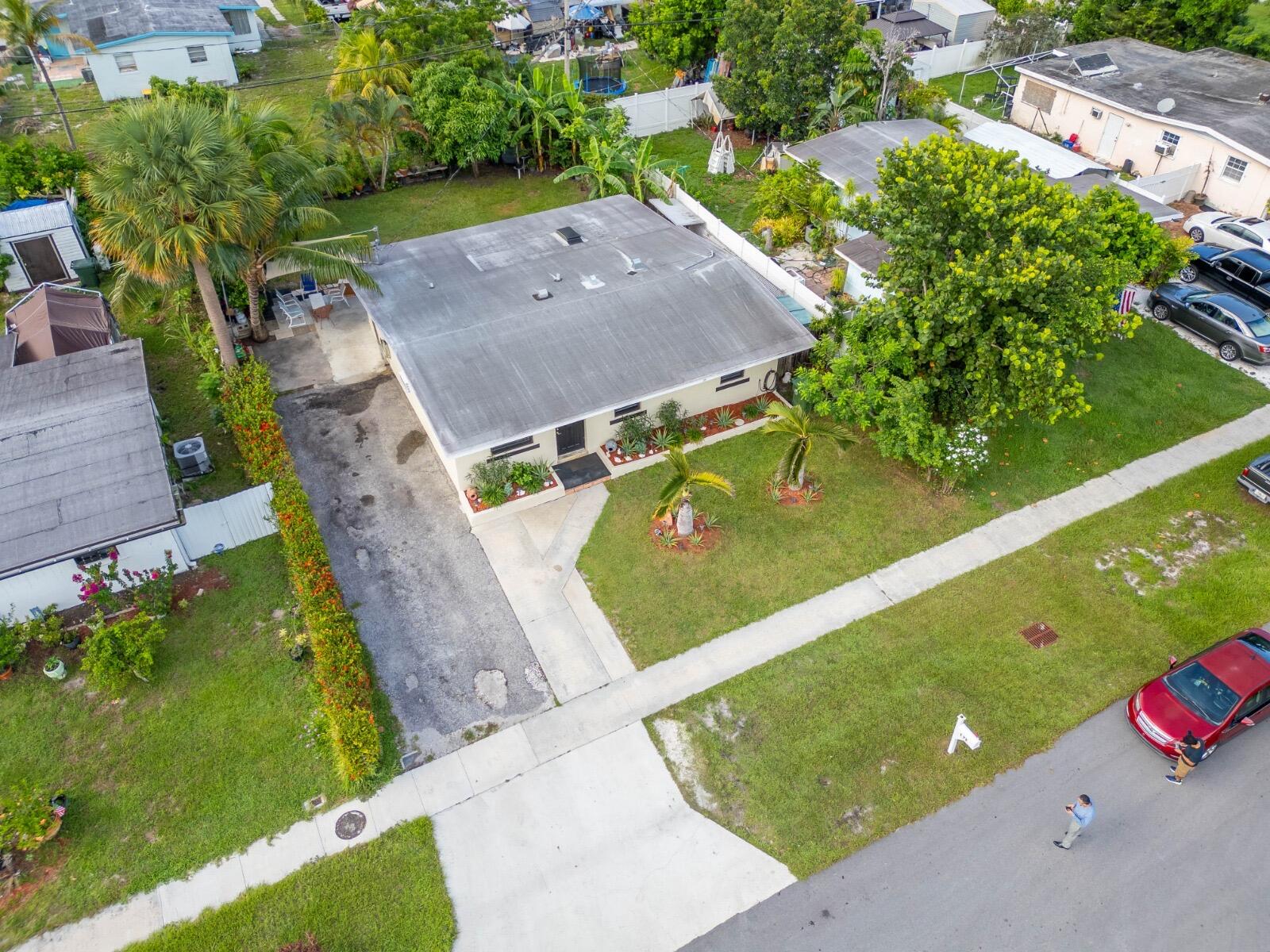 Listing  172 JAMAICA Drive, Palm Springs, FL 33461, Palm Springs, FL 33461