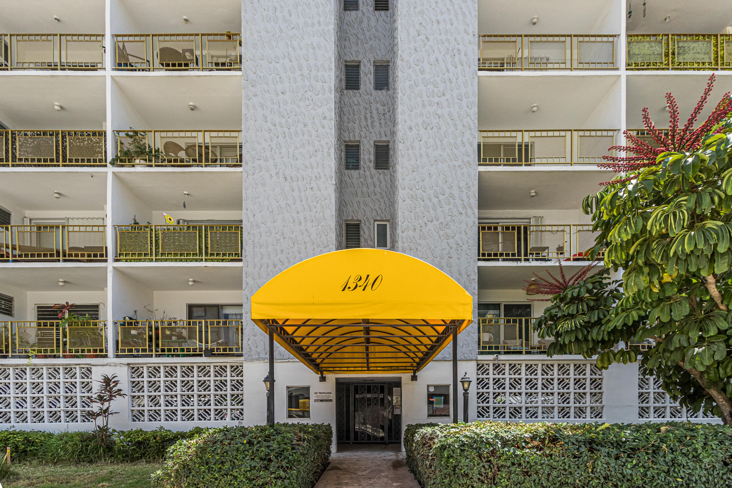 View details of listing 1340 Lincoln Road 308, Miami Beach, FL 33139 Miami Beach with MLS# 