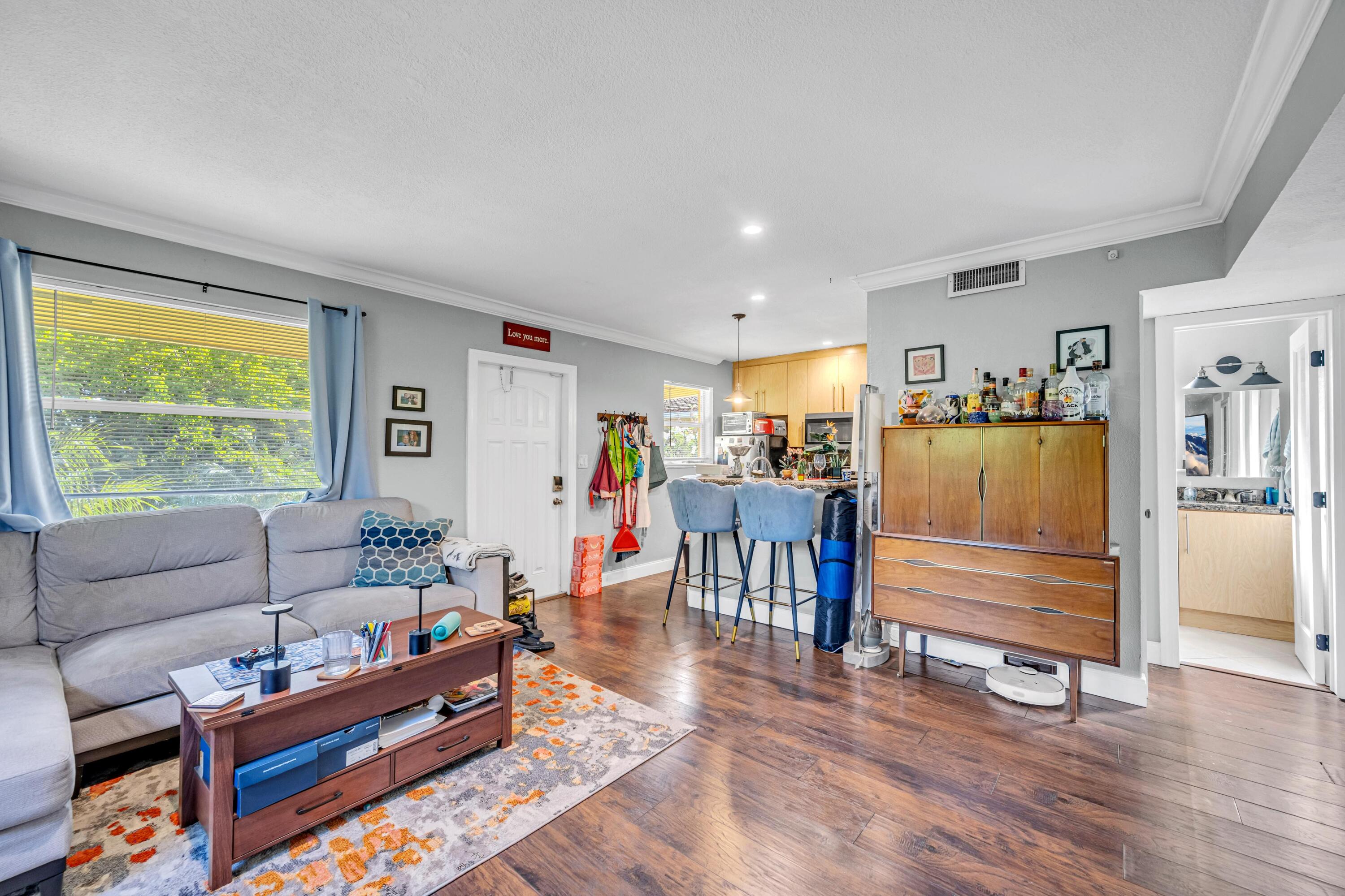 Listing  811 NE 14th Place, Fort Lauderdale, FL 33304, Fort Lauderdale, FL 33304