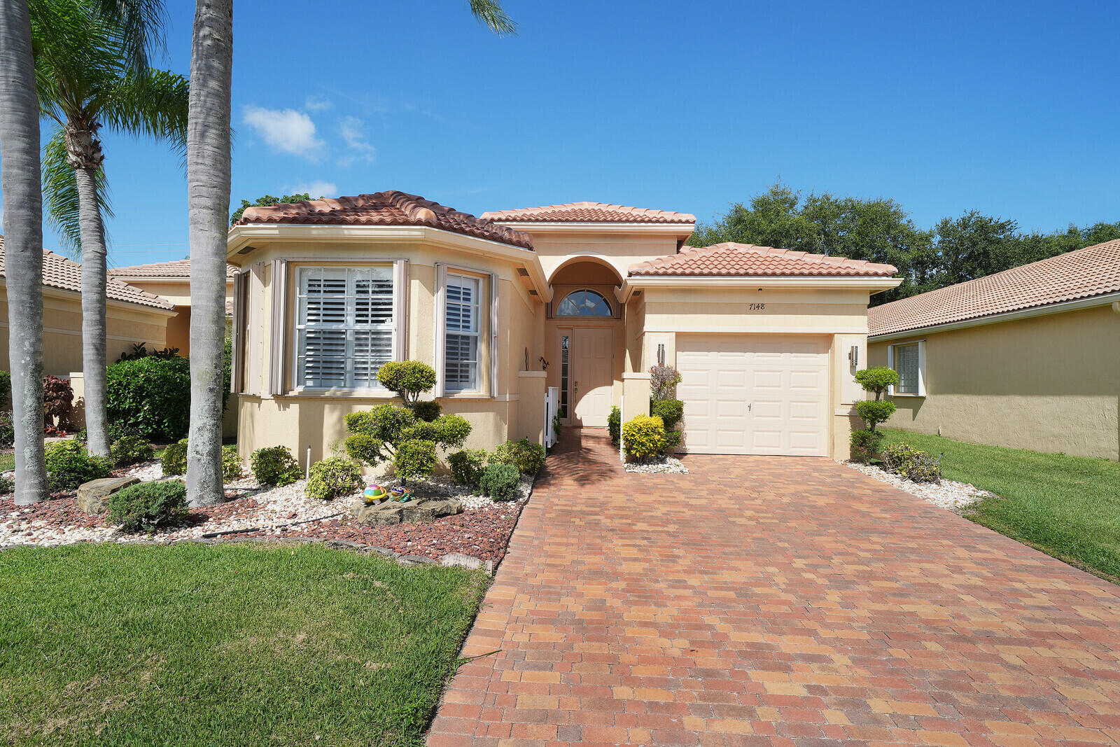 View details of listing 7148 CATALUNA Circle, Delray Beach, FL 33446 Delray Beach with MLS#
