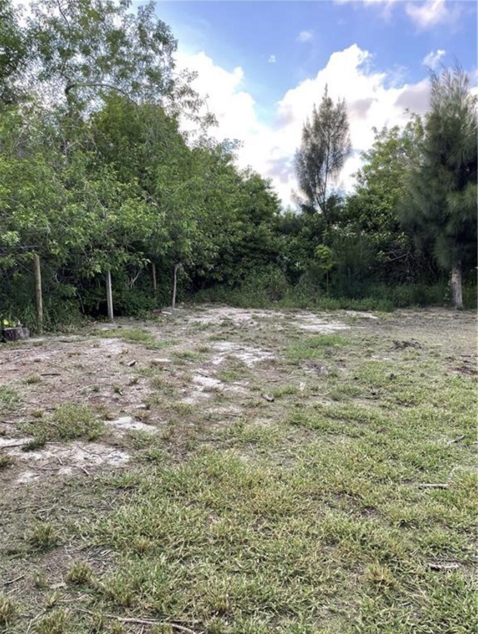View details of listing 2432 42ND Street, Vero Beach, FL 32967 Vero Beach with MLS#
