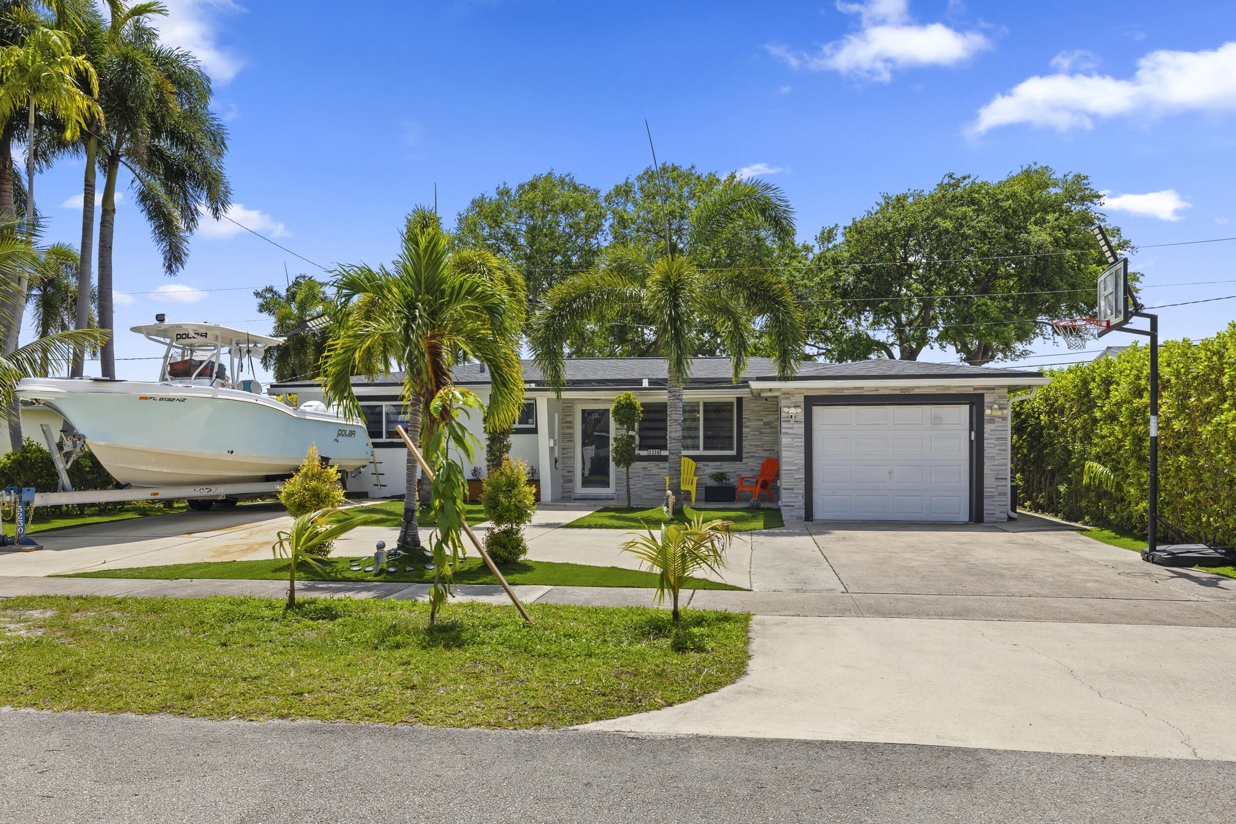 View details of listing 3230 ROOSEVELT Street, Hollywood, FL 33021 Hollywood with MLS#
