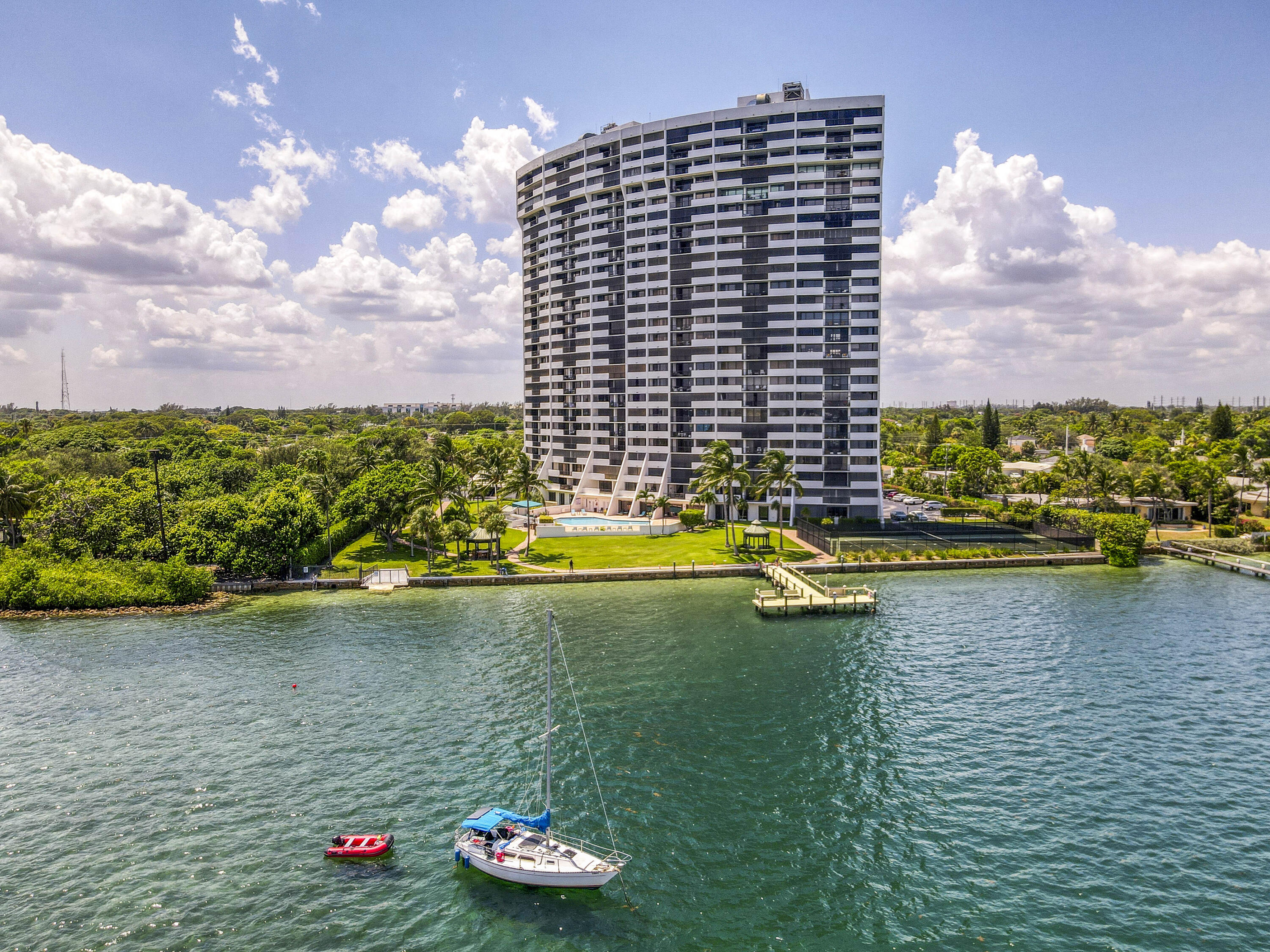 View details of listing 5200 N Flagler Drive 1106, West Palm Beach, FL 33407 West Palm Beach with MLS#