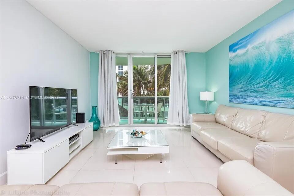 View details of listing 3901 S Ocean Drive 2H, Hollywood, FL 33019 Hollywood with MLS#