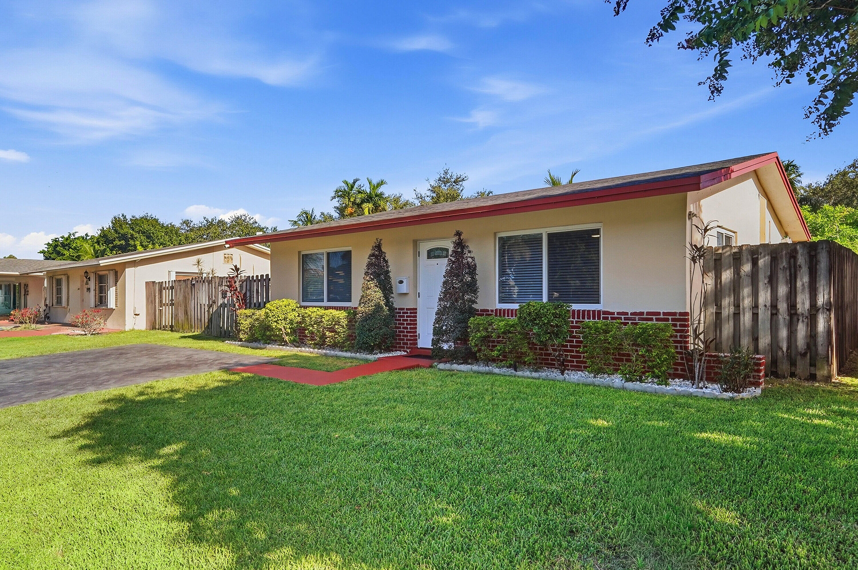 View details of listing 2908 NW 48TH Street, Tamarac, FL 33309 Tamarac with MLS#
