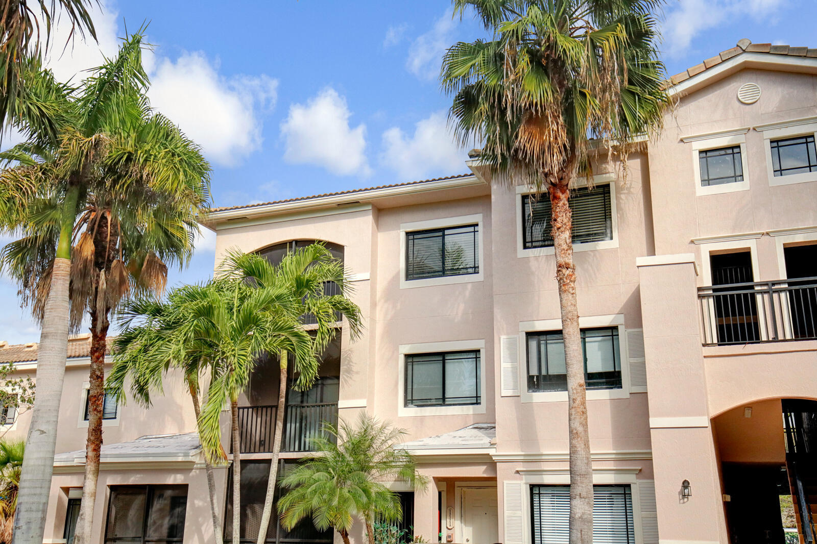 View details of listing 2801 SARENTO Place 304, Palm Beach Gardens, FL 33410 Palm Beach Gardens with MLS#