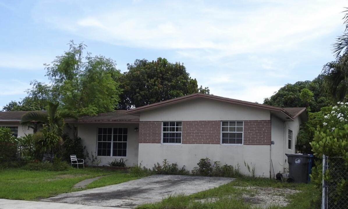 View details of listing 5620 SW 37TH Street, West Park, FL 33023 West Park with MLS#