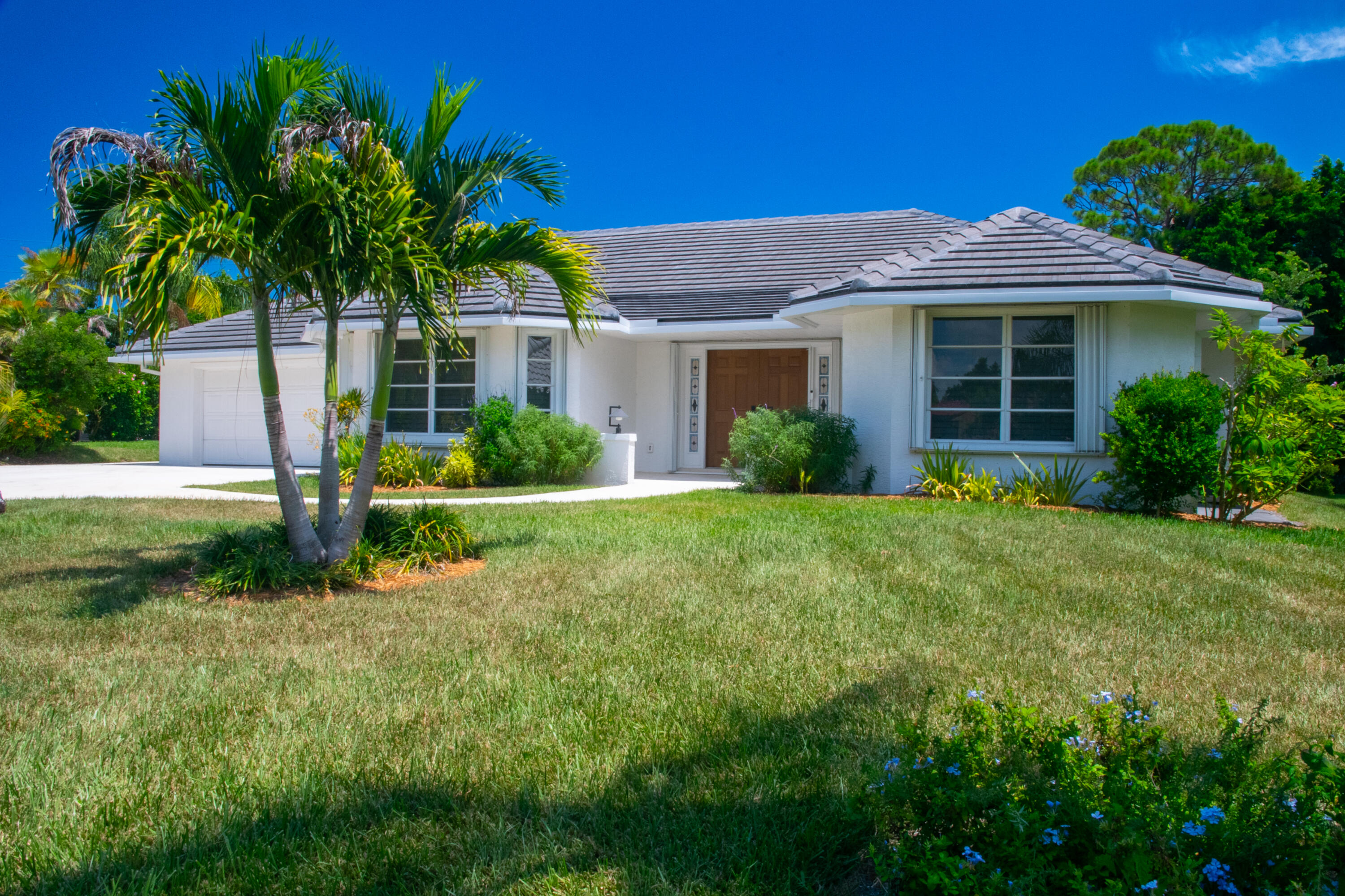 View details of listing 4185 SE FAIRWAY Court, Stuart, FL 34997 Stuart with MLS# 