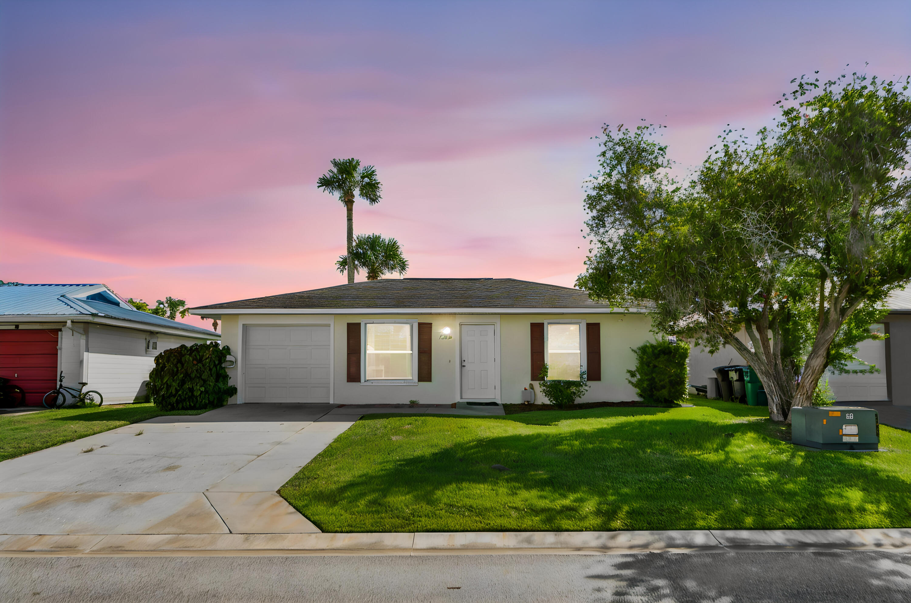 View details of listing 5200 SE 42nd Trace, Okeechobee, FL 34974 Okeechobee with MLS# 