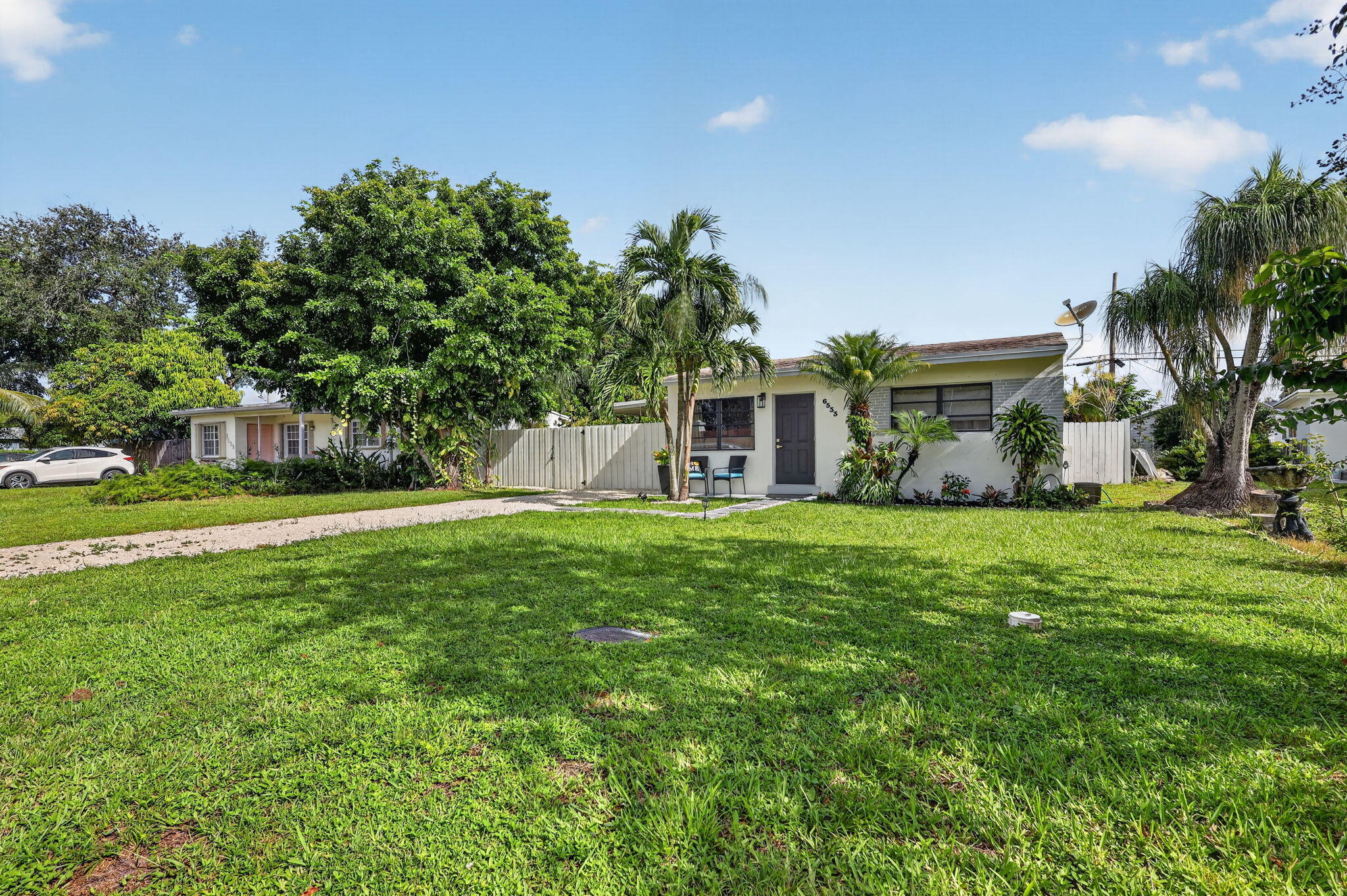 View details of listing 6533 SW 19TH Street, Miramar, FL 33023 Miramar with MLS#